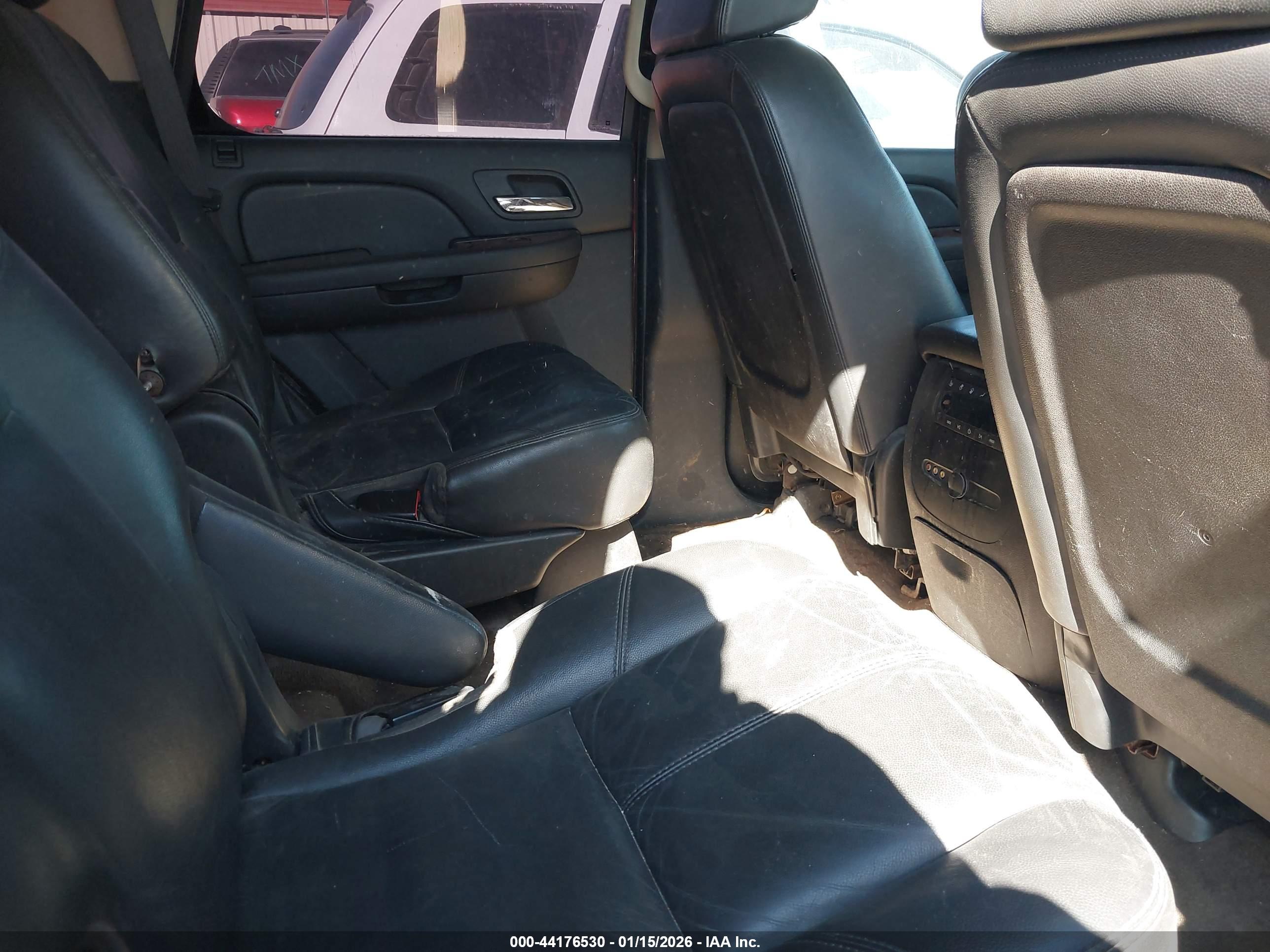 CHEVROLET TAHOE image 8