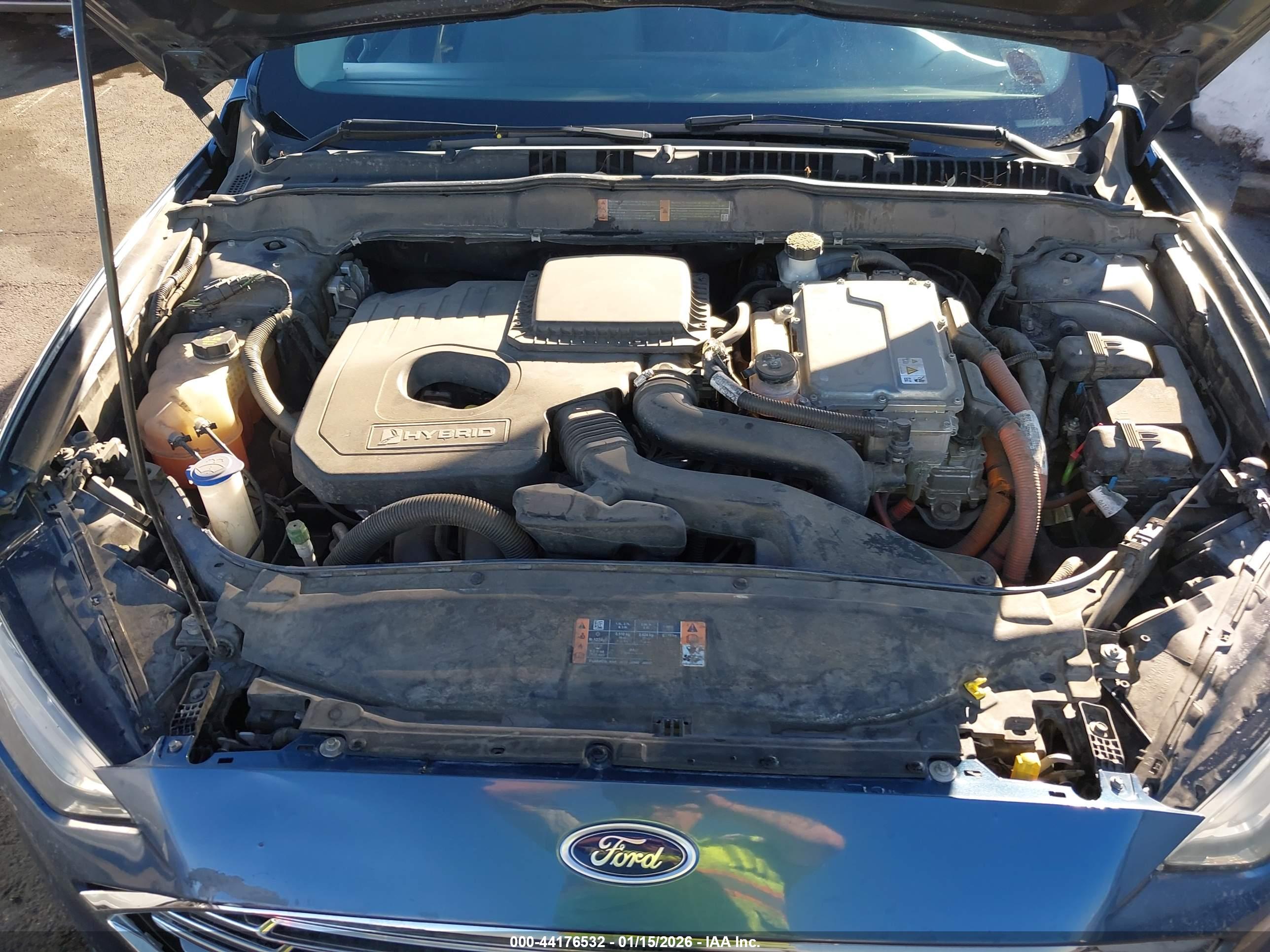 FORD FUSION image 10