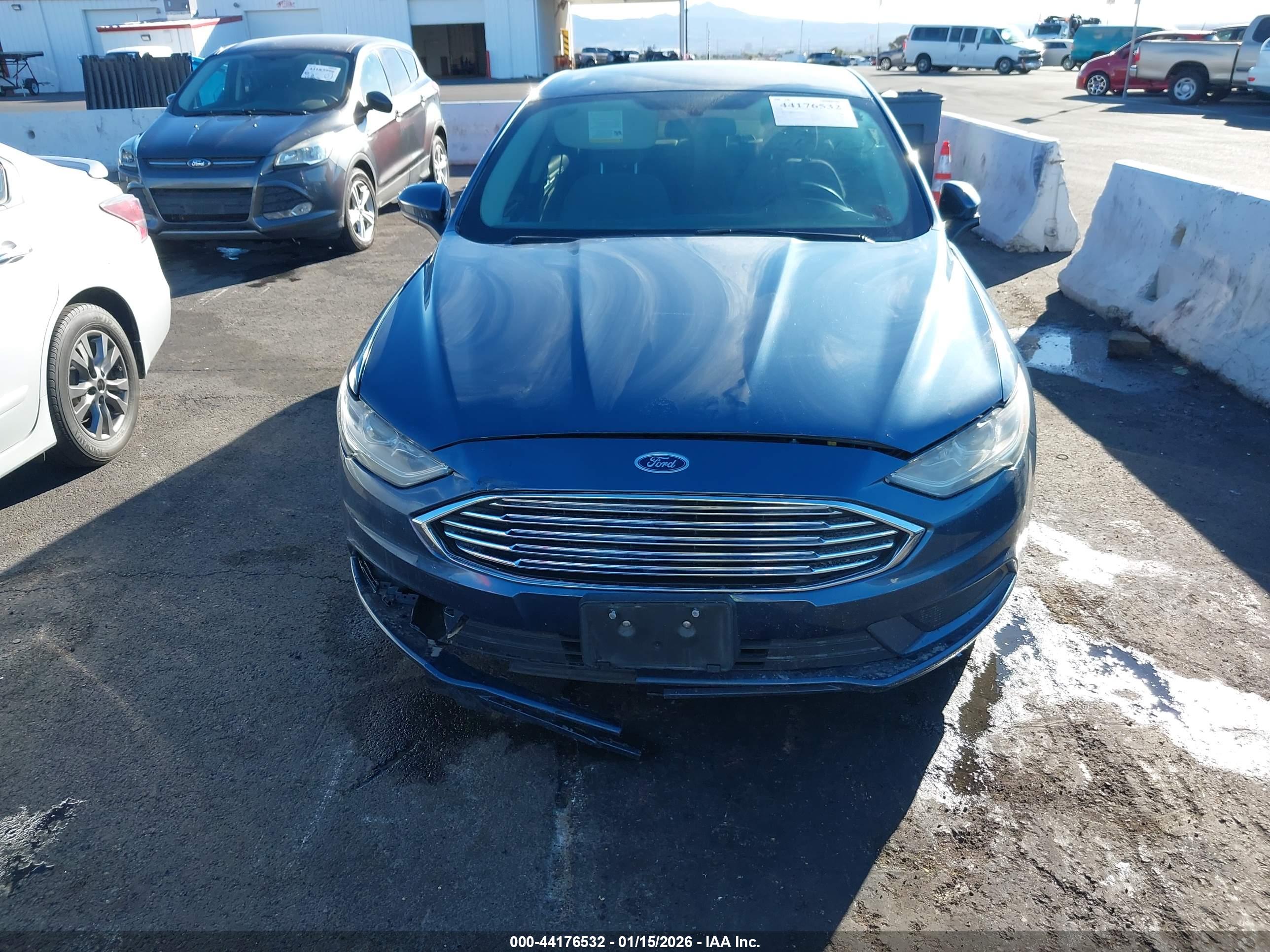 FORD FUSION image 6