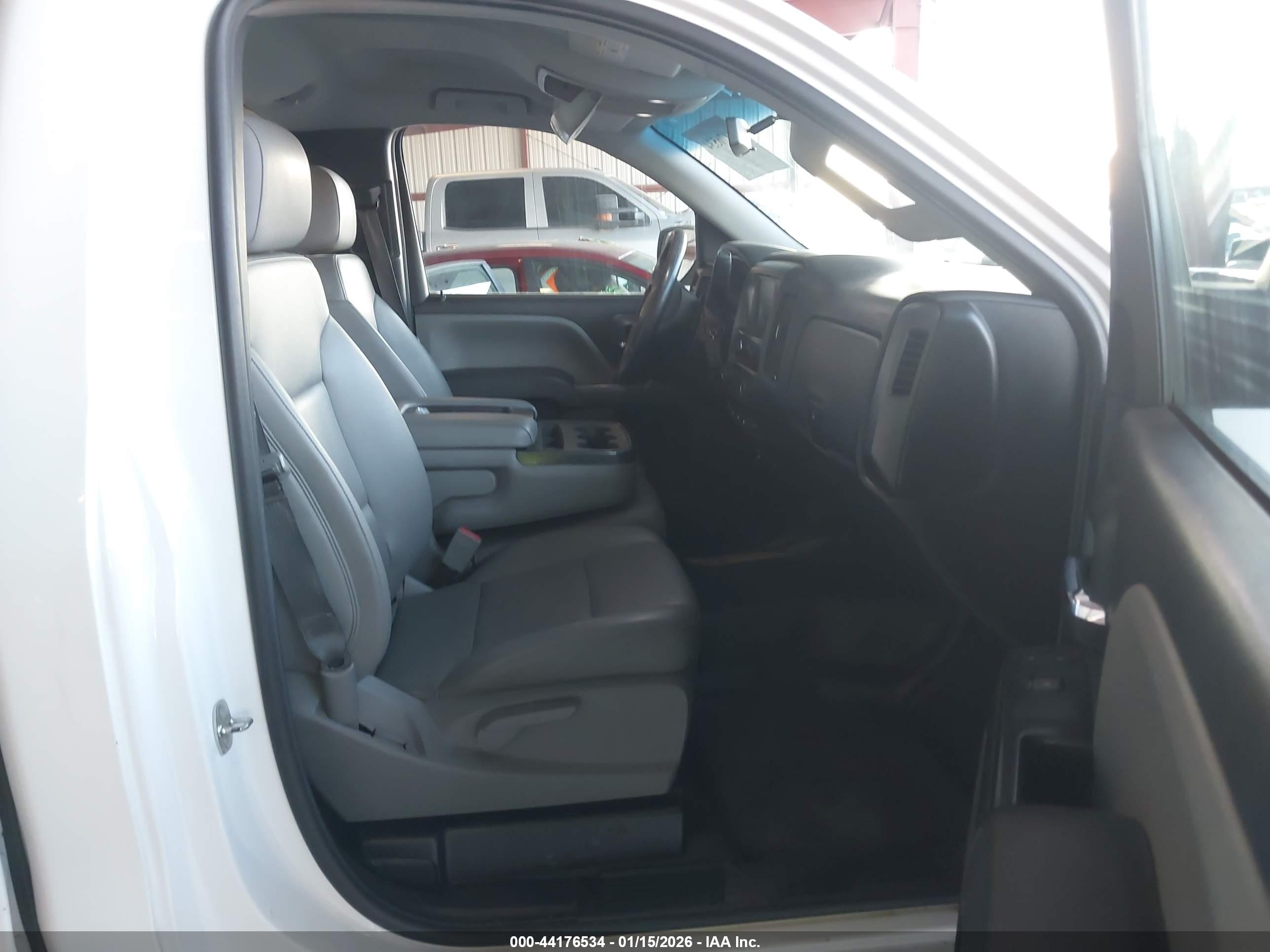 CHEVROLET SILVERADO image 5