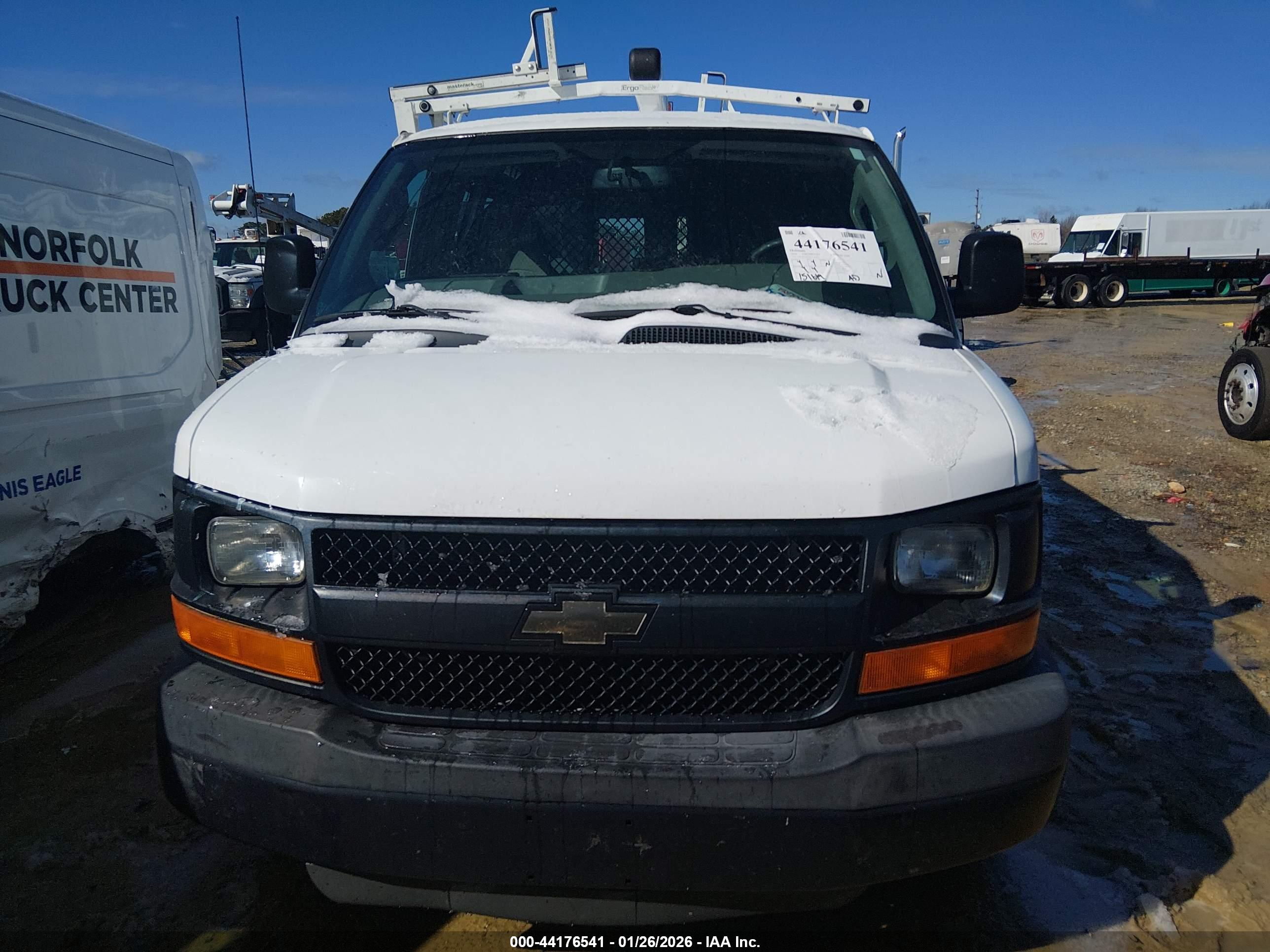 CHEVROLET EXPRESS image 6