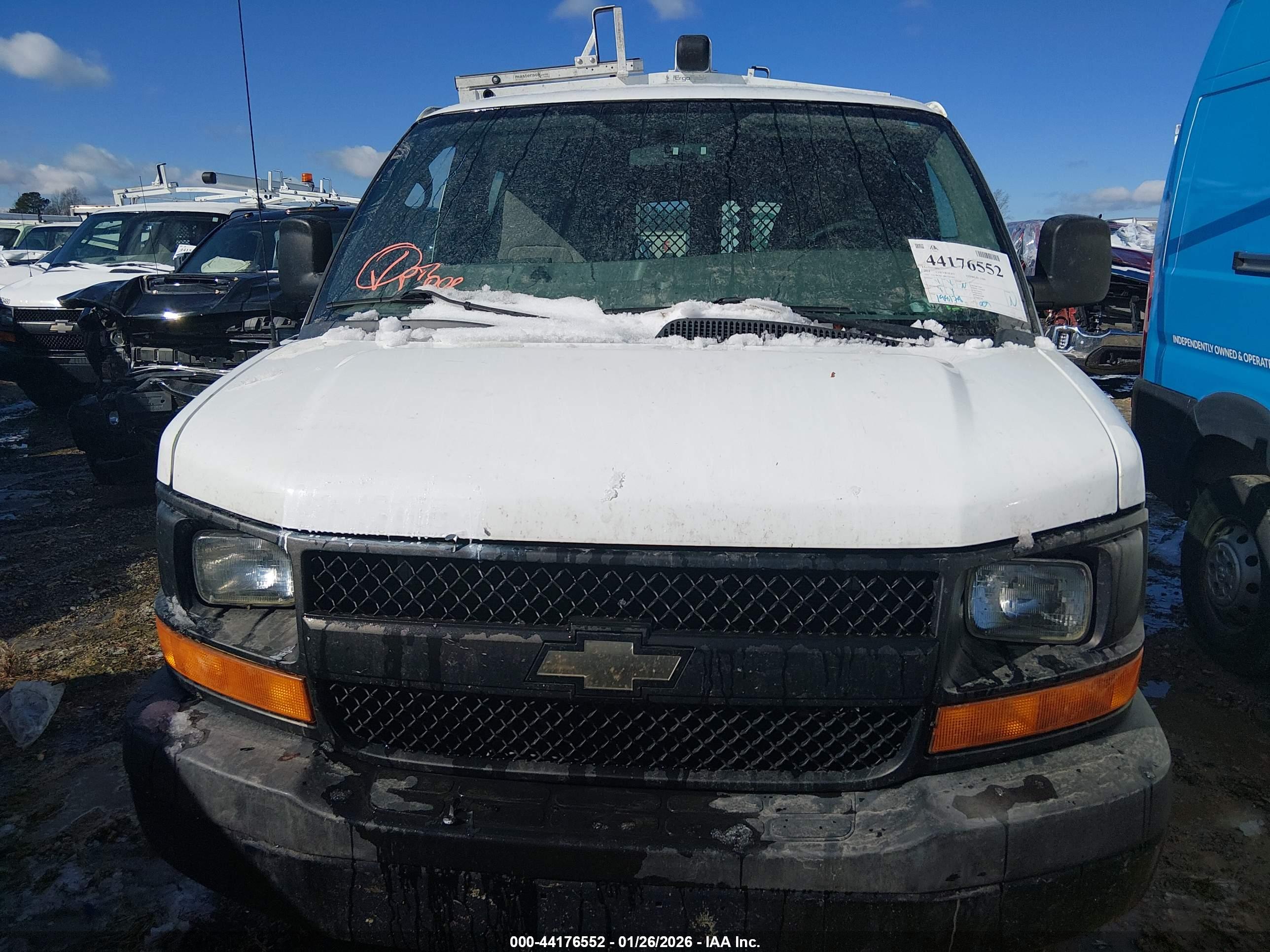 CHEVROLET EXPRESS image 6