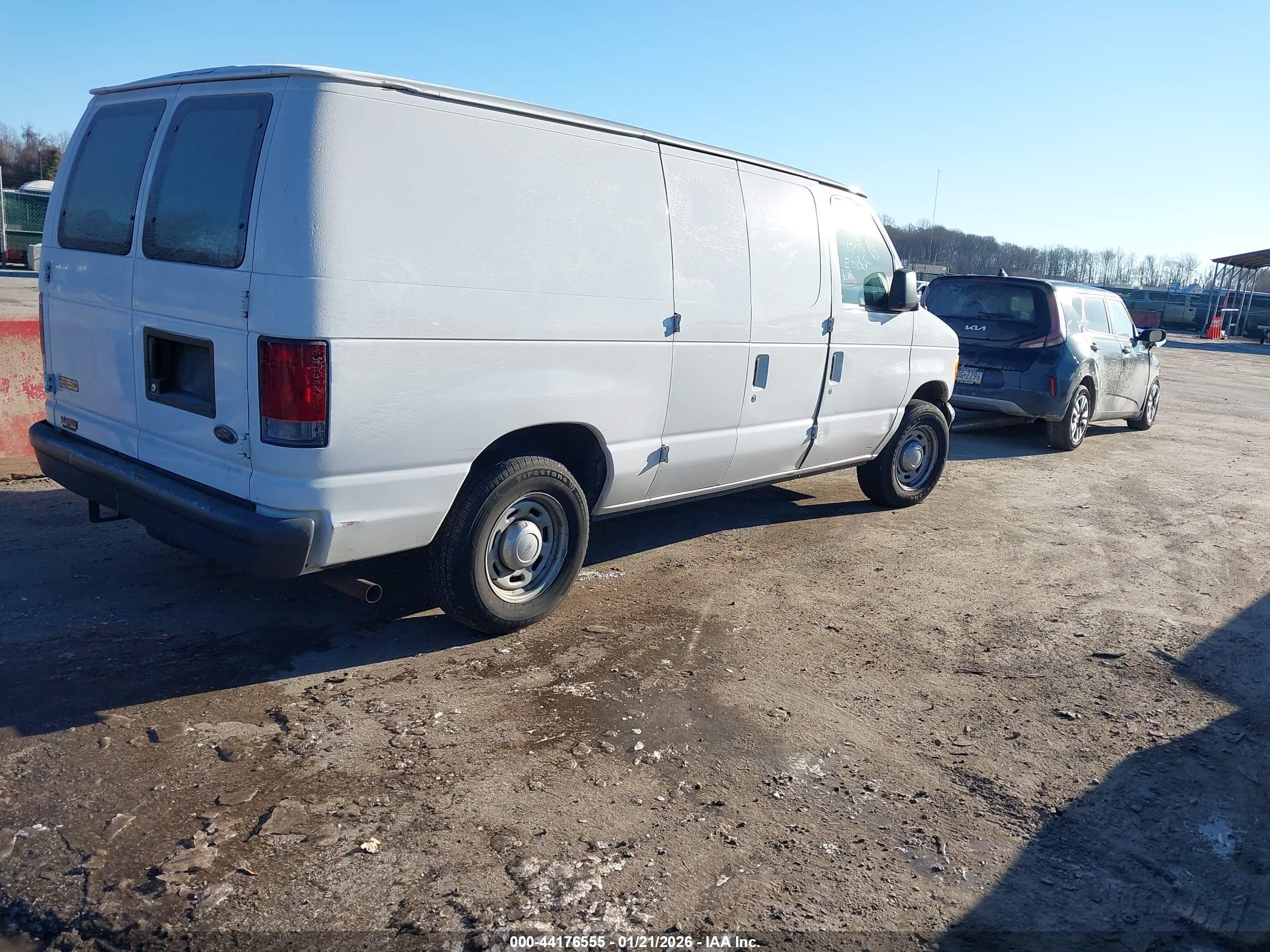 FORD E-150 image 4