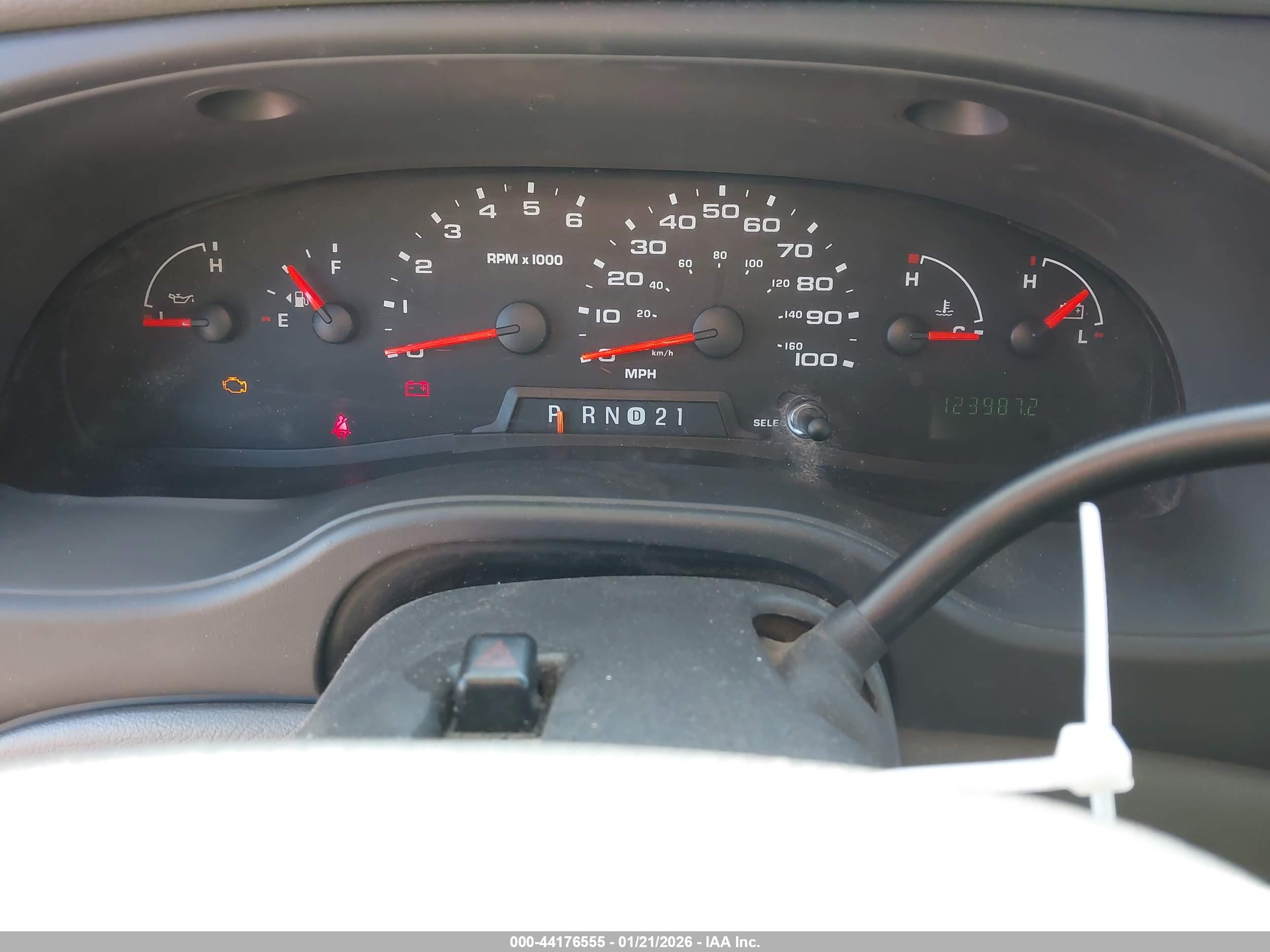FORD E-150 image 7