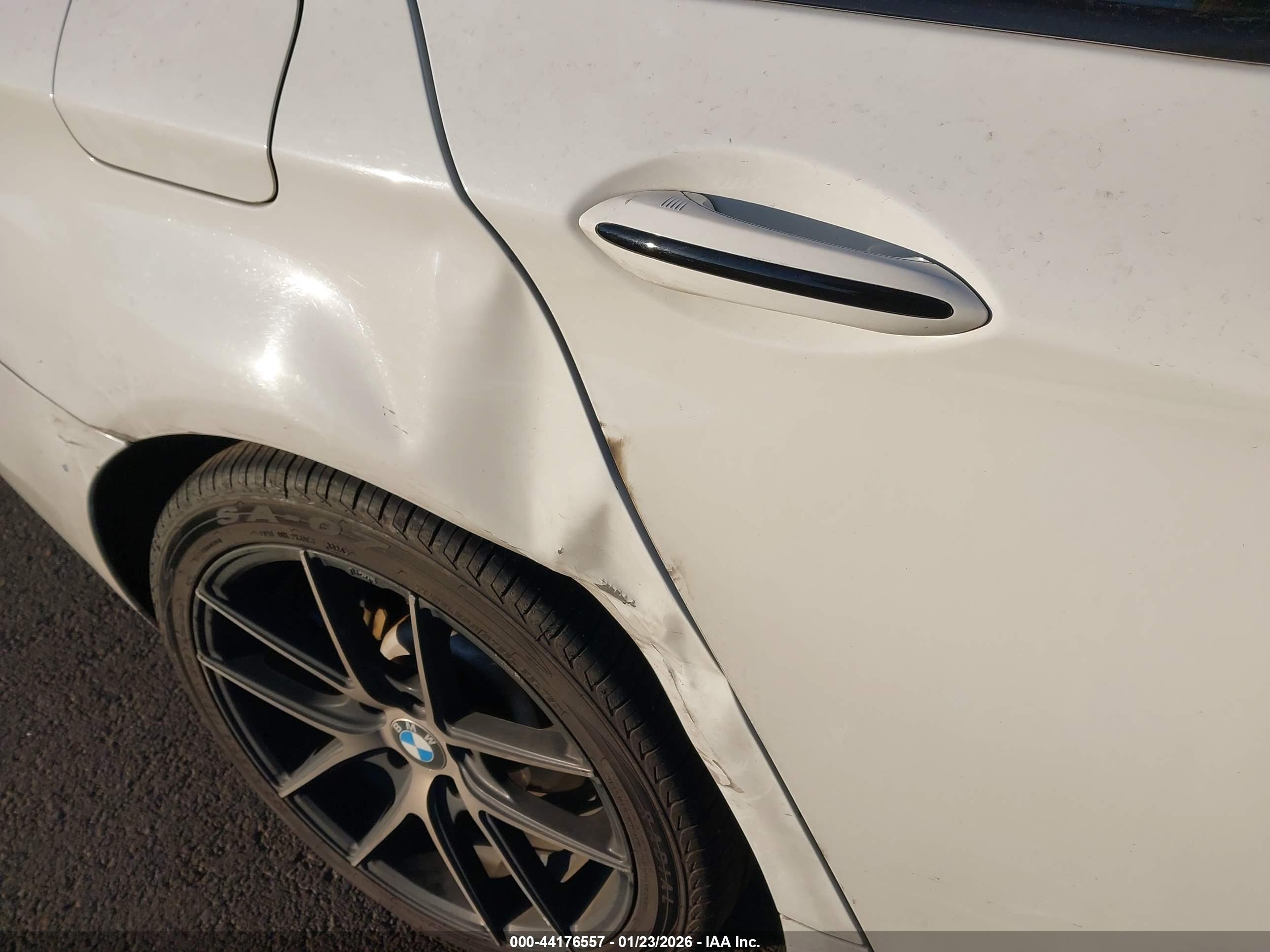 BMW 528I image 6