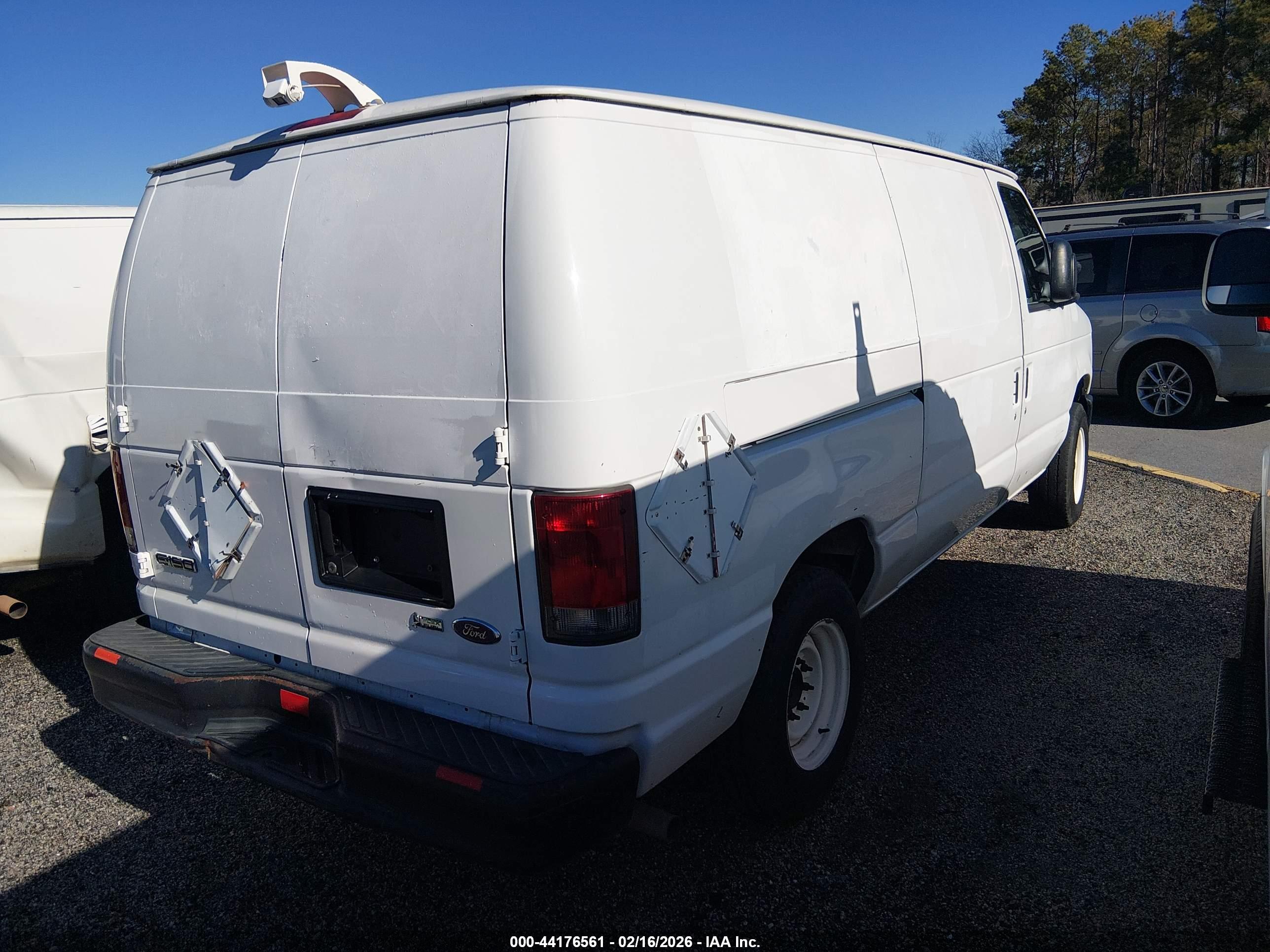 FORD E-150 image 4