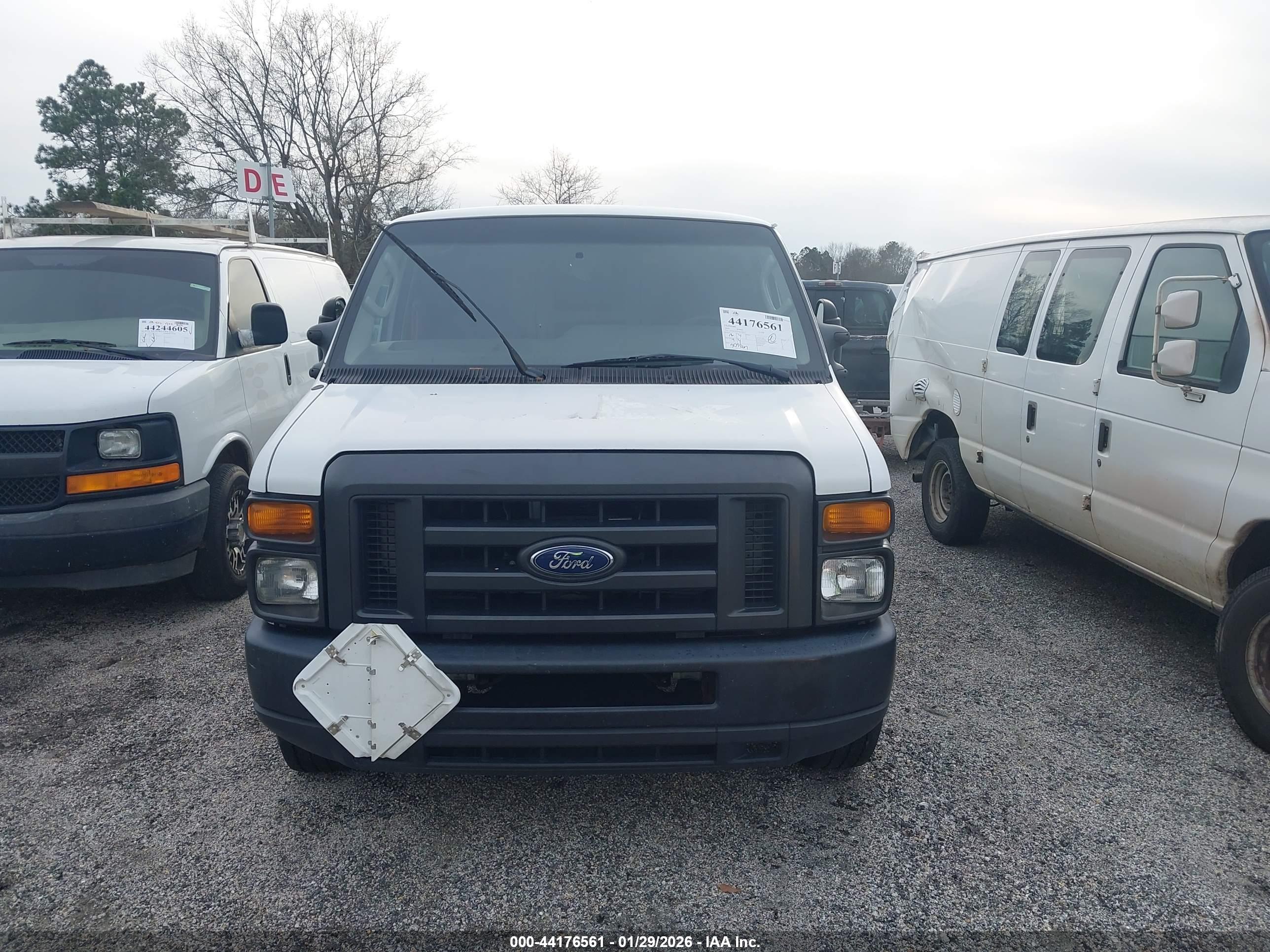 FORD E-150 image 6