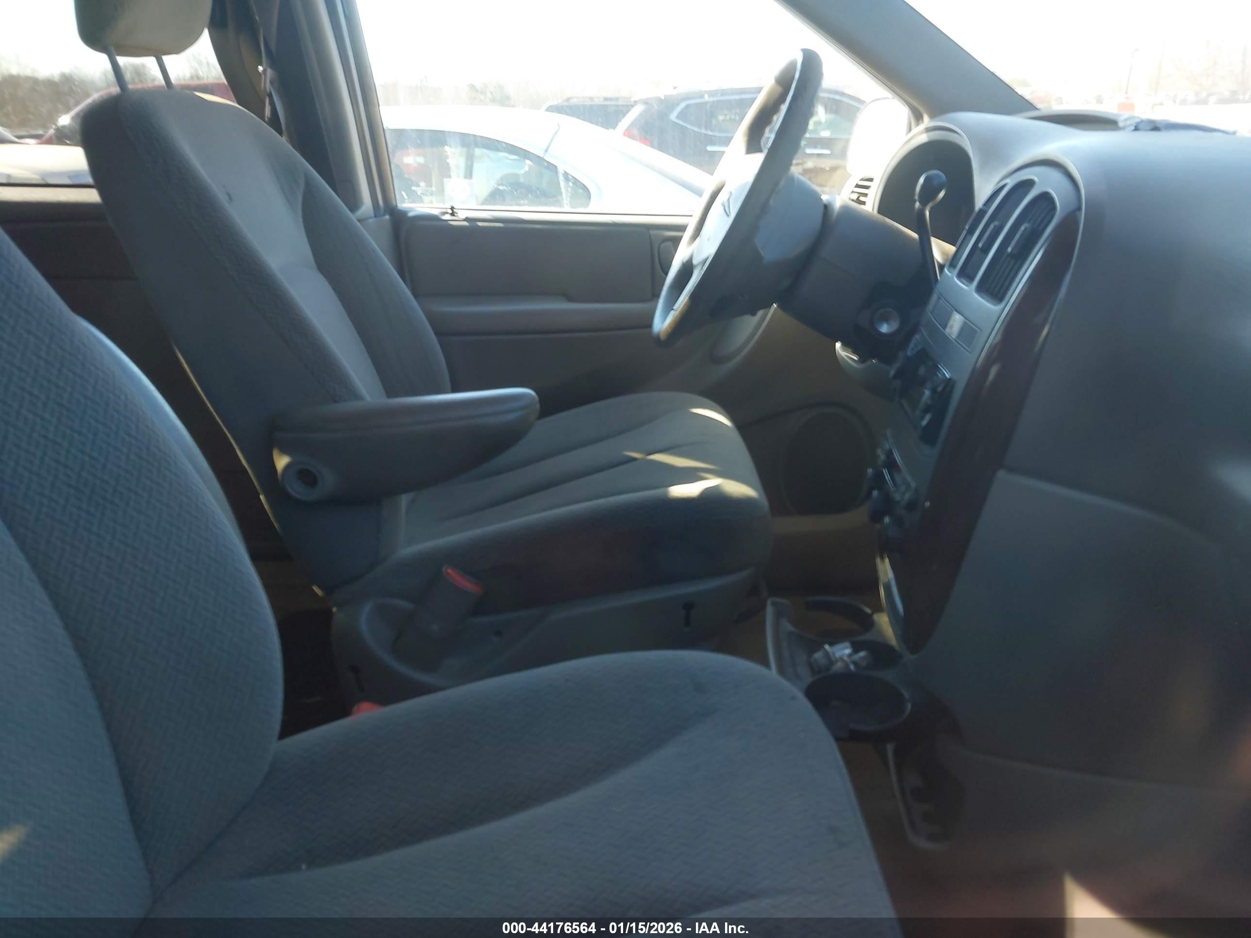 CHRYSLER TOWN image 5