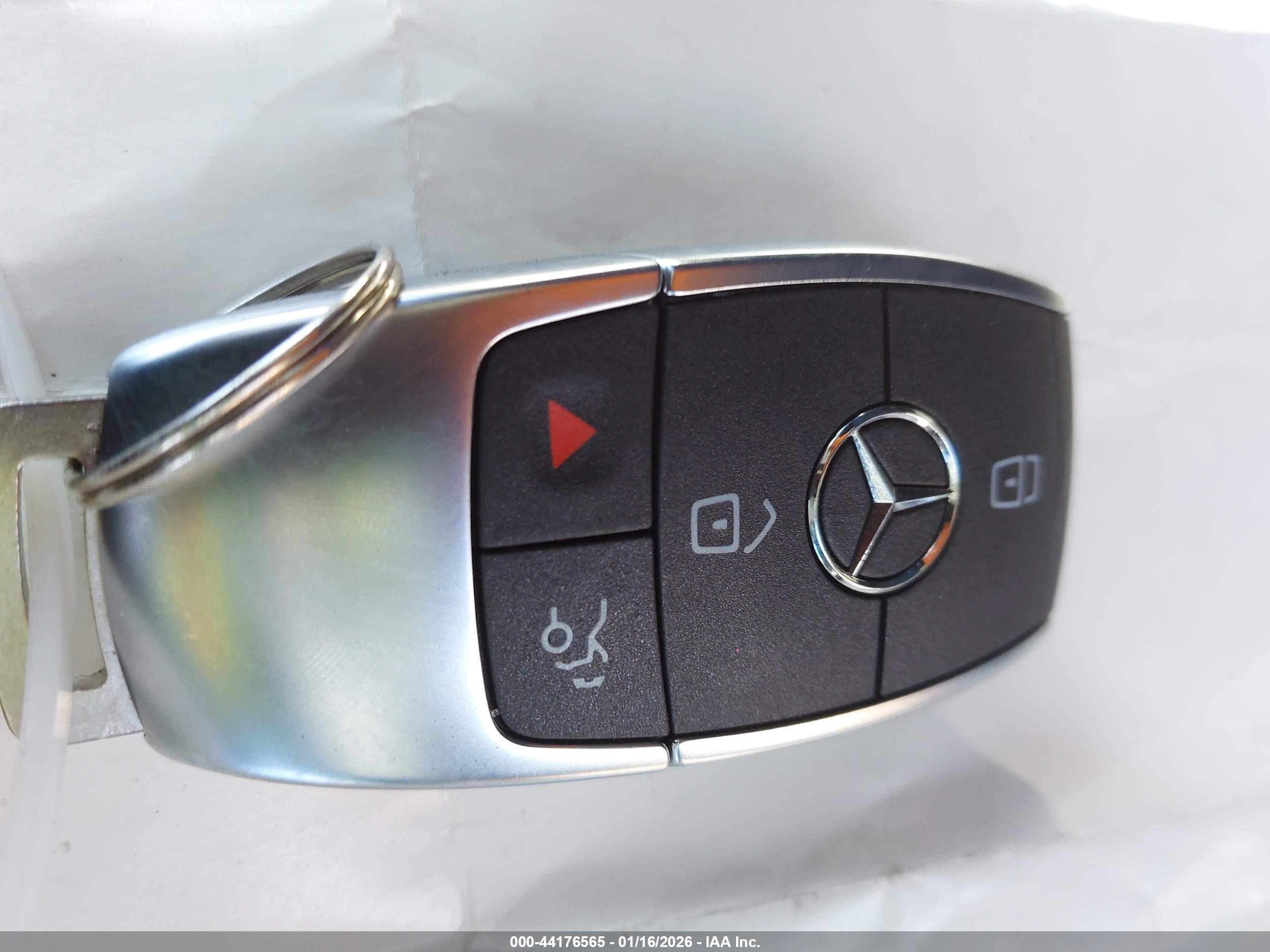 MERCEDES-BENZ A image 11