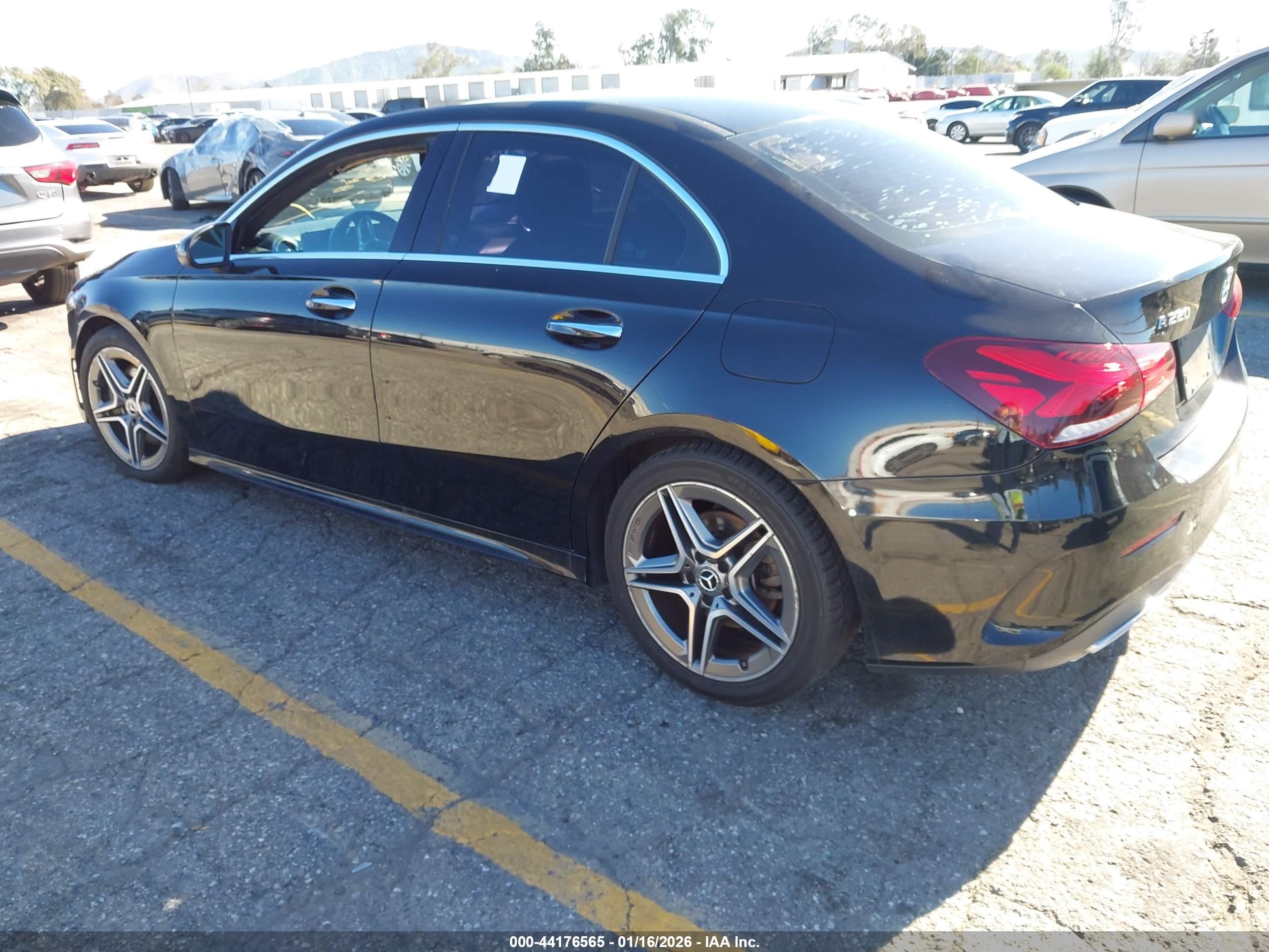 MERCEDES-BENZ A image 3