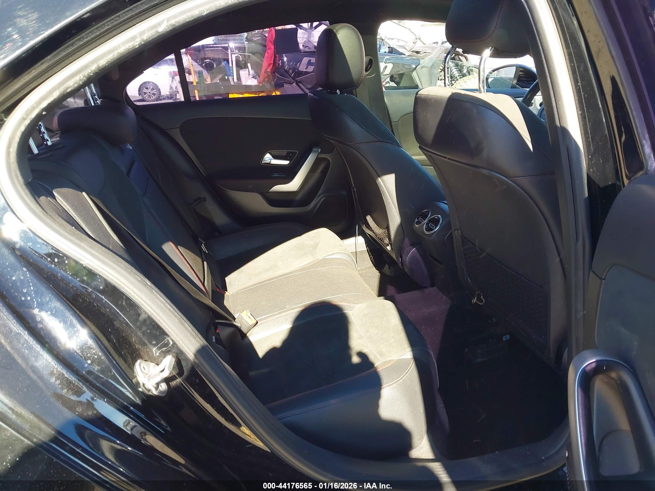 MERCEDES-BENZ A image 8