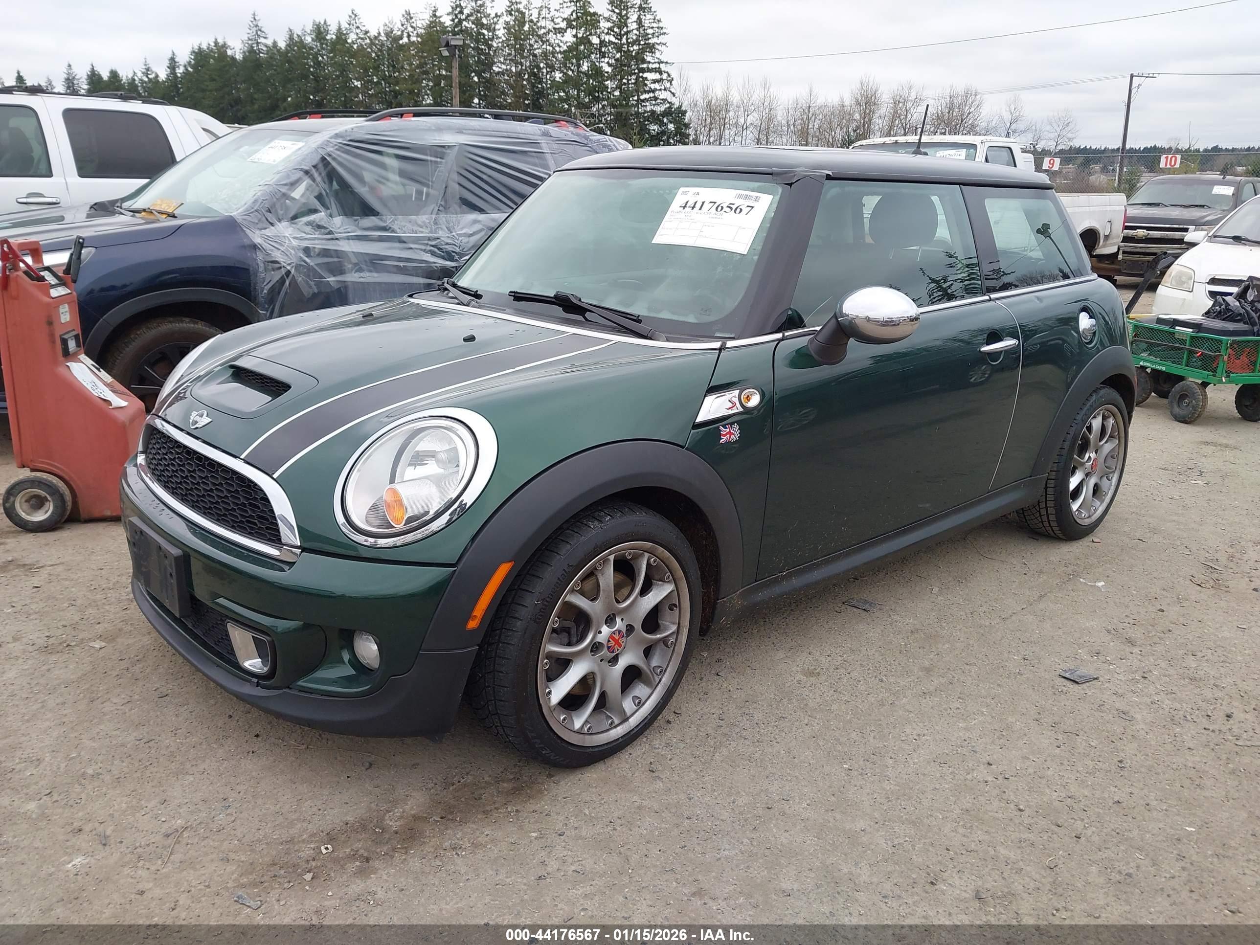 MINI COOPER image 2