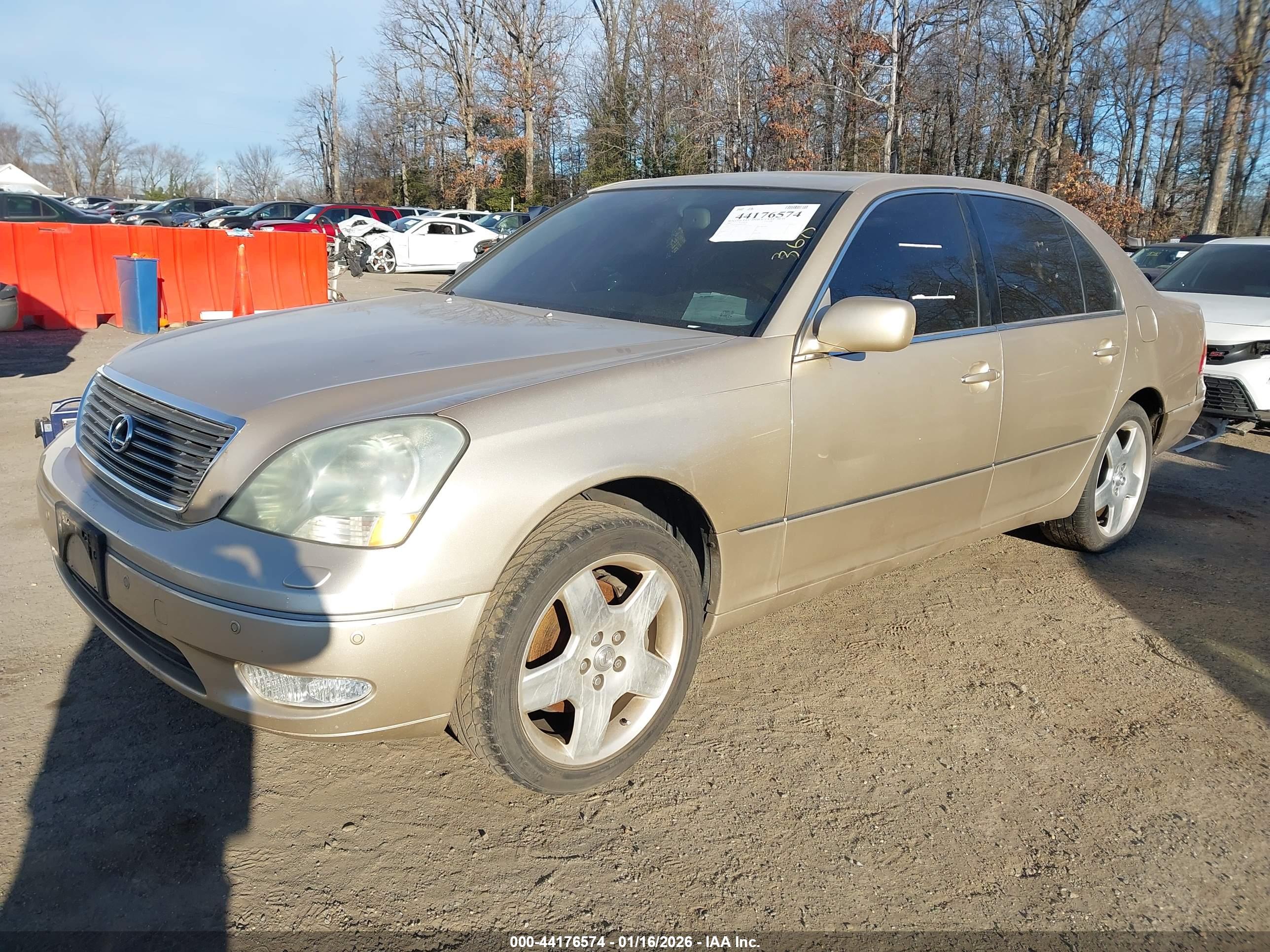 LEXUS LS image 2