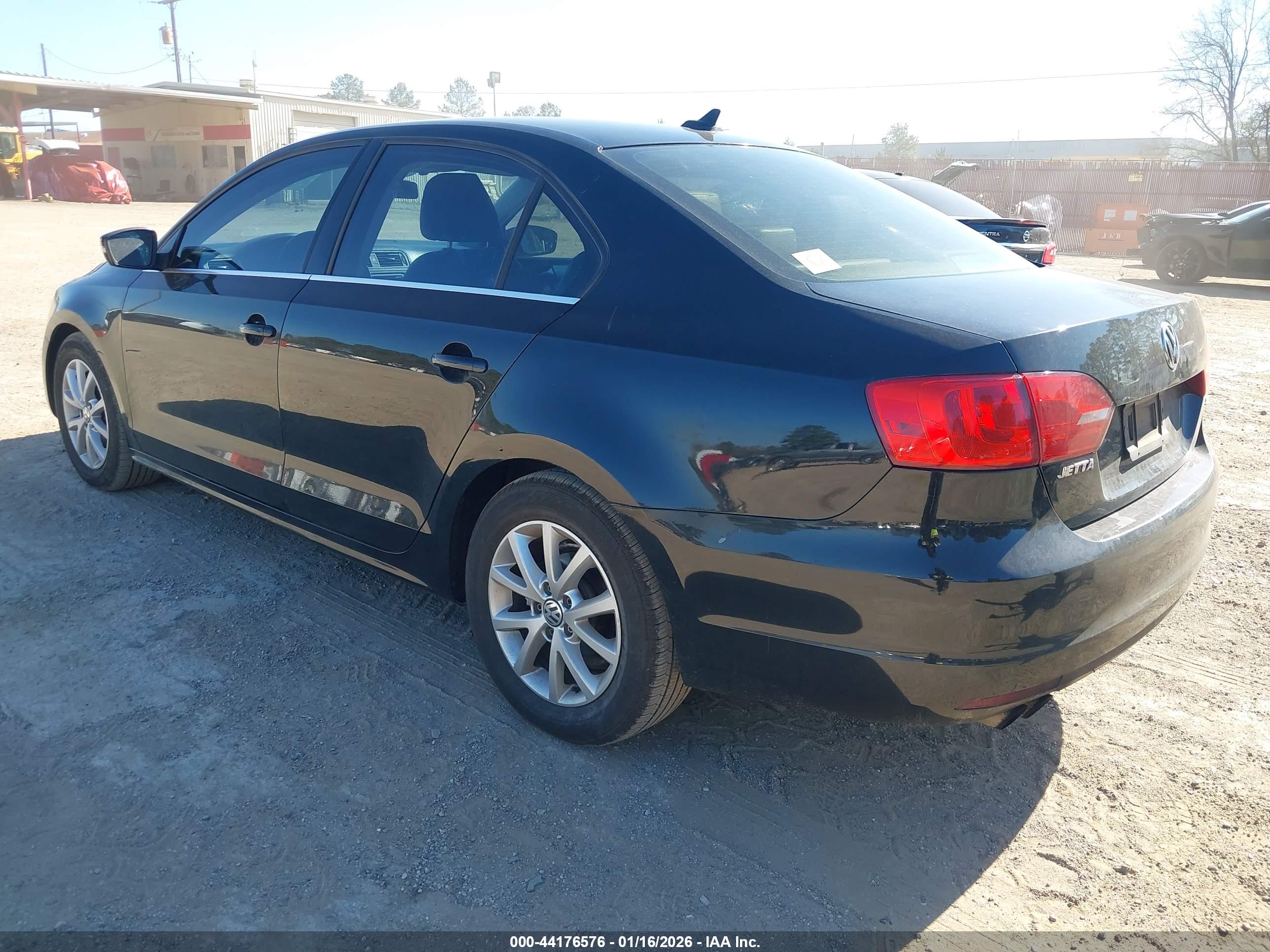 VOLKSWAGEN JETTA image 3