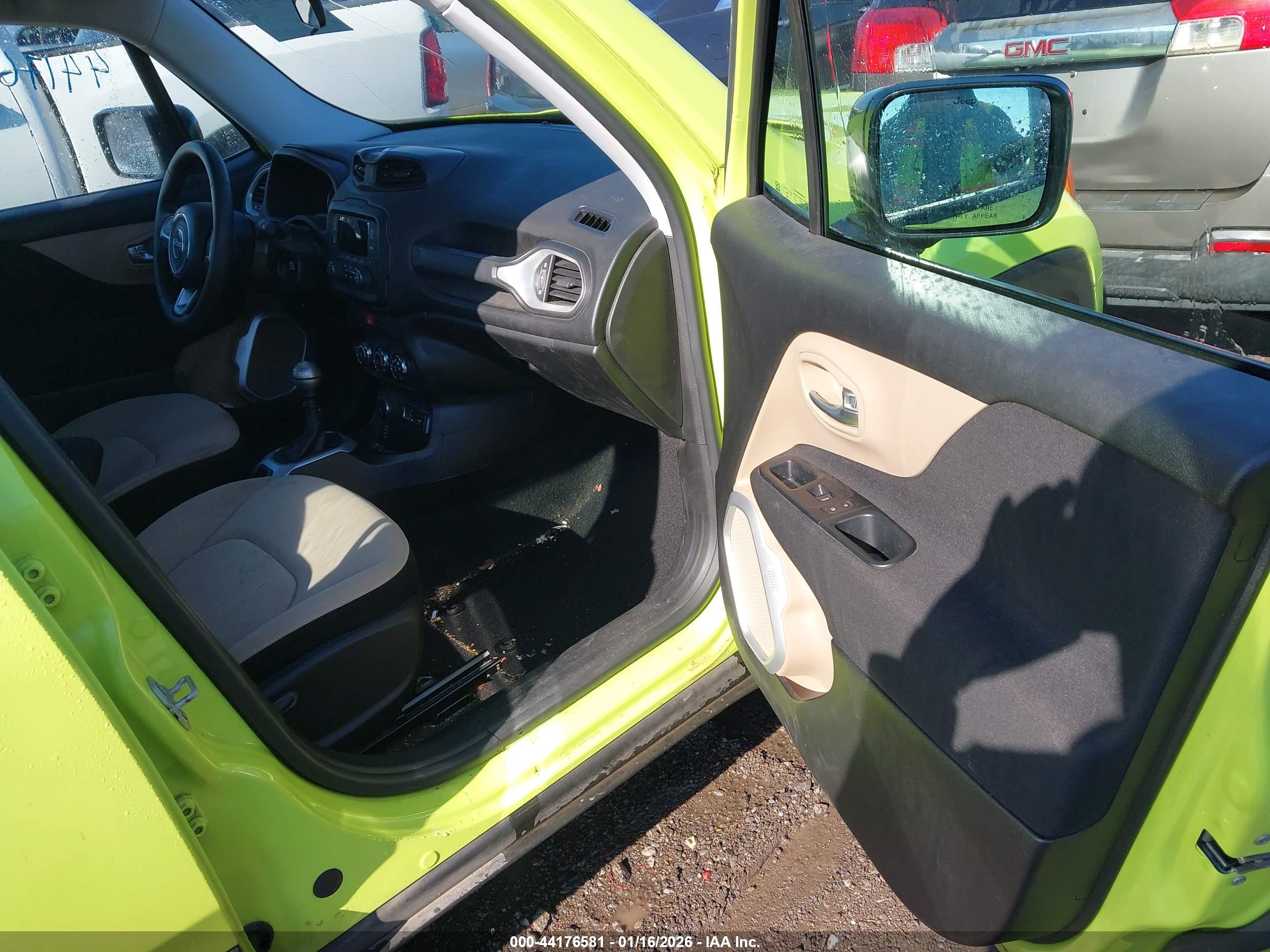JEEP RENEGADE image 8