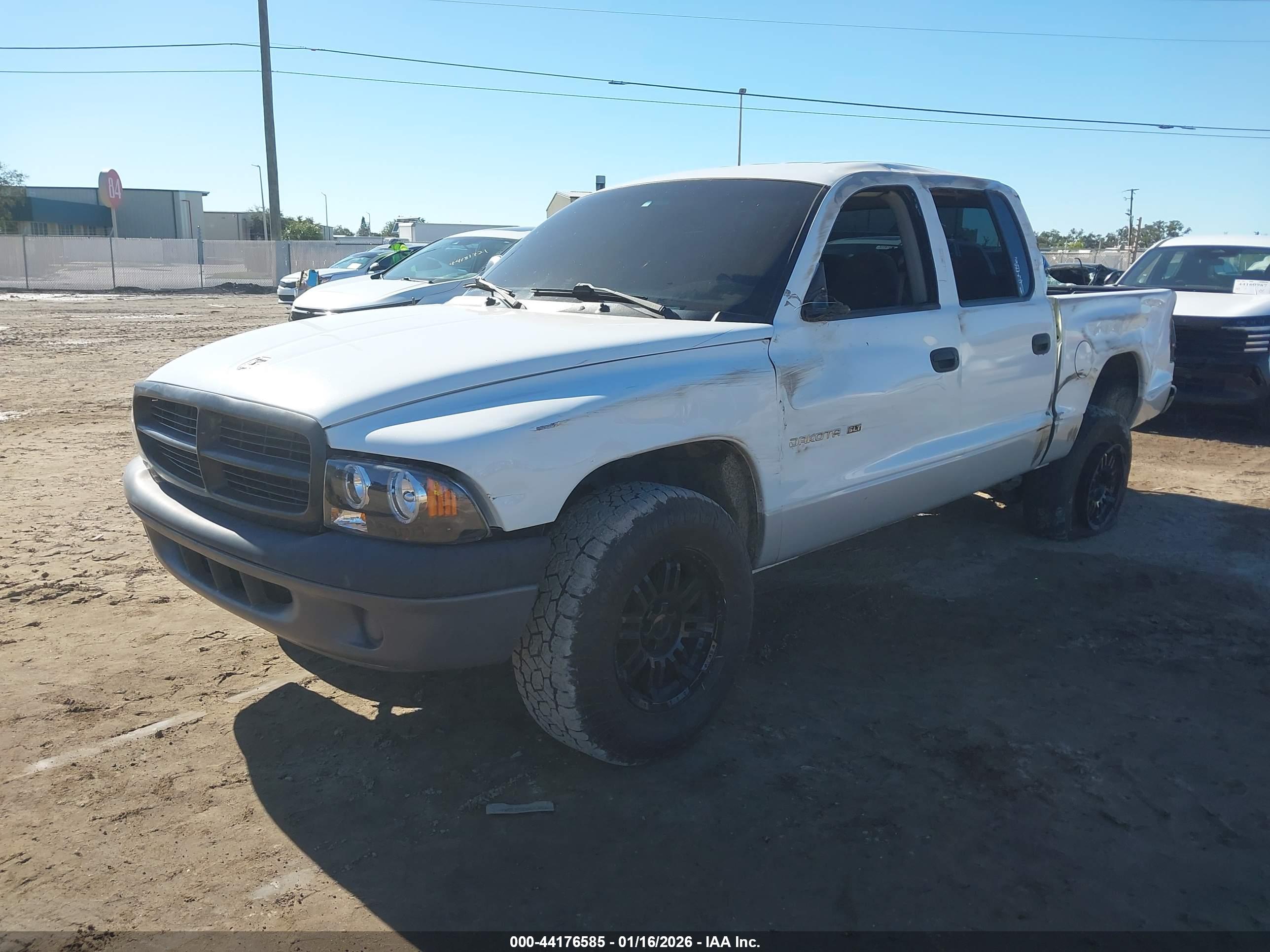 DODGE DAKOTA image 2