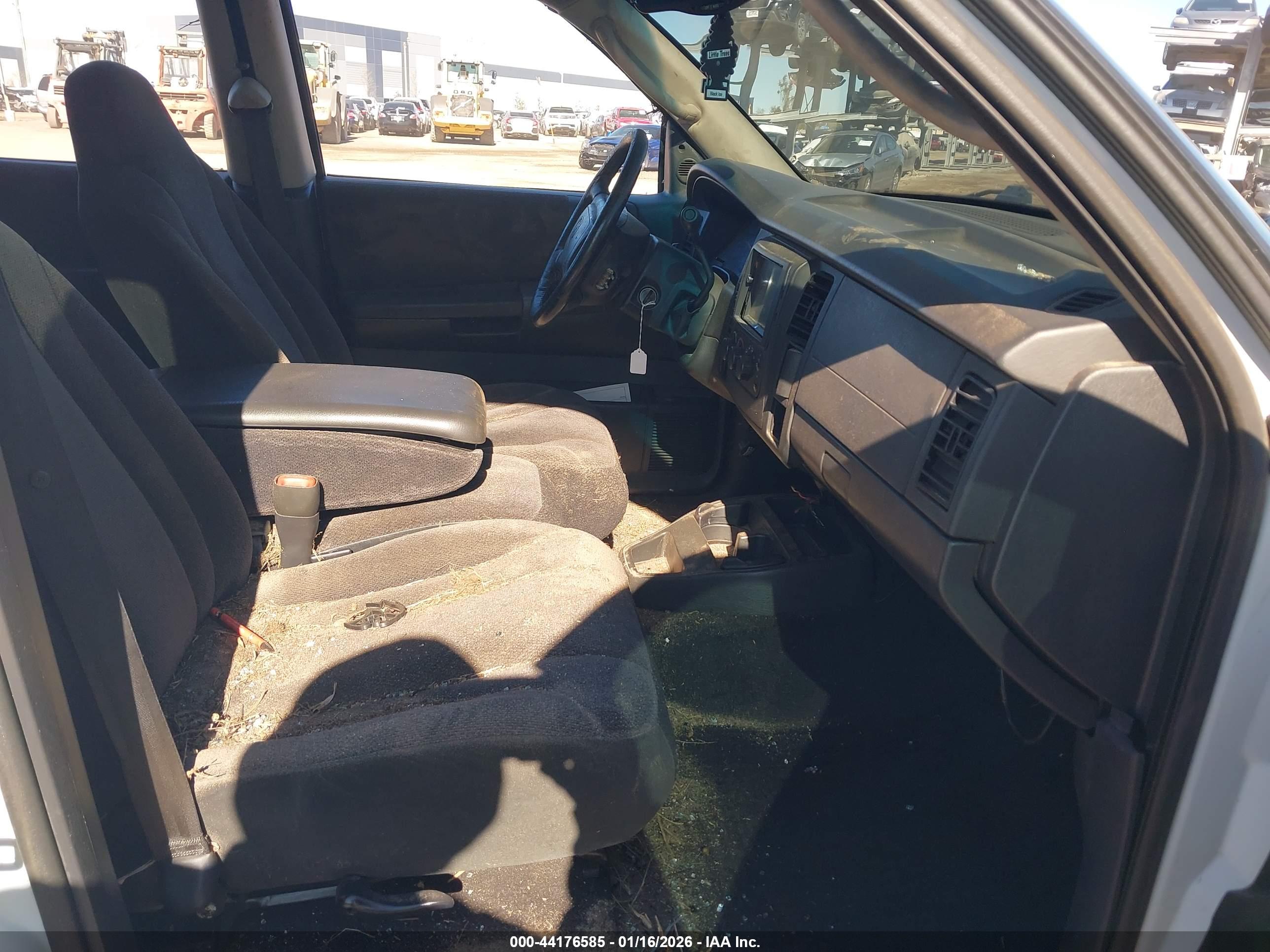 DODGE DAKOTA image 5