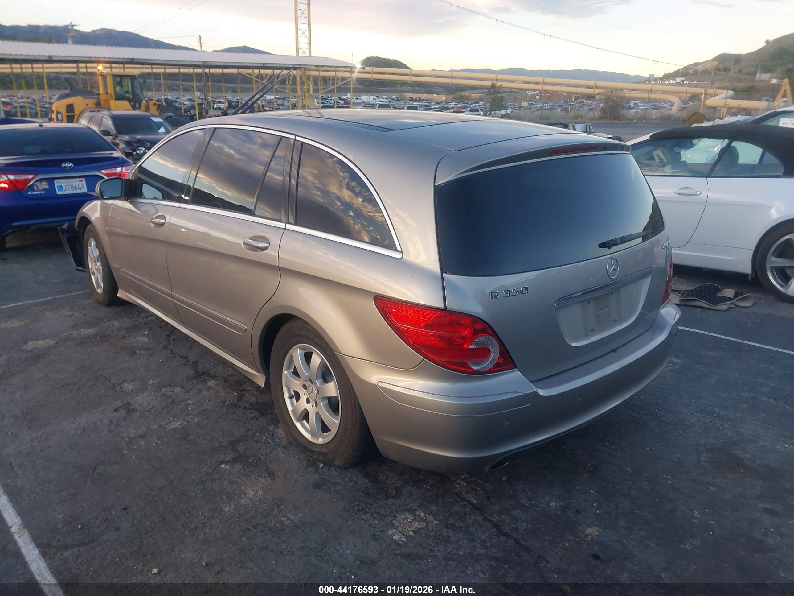 MERCEDES-BENZ R image 3