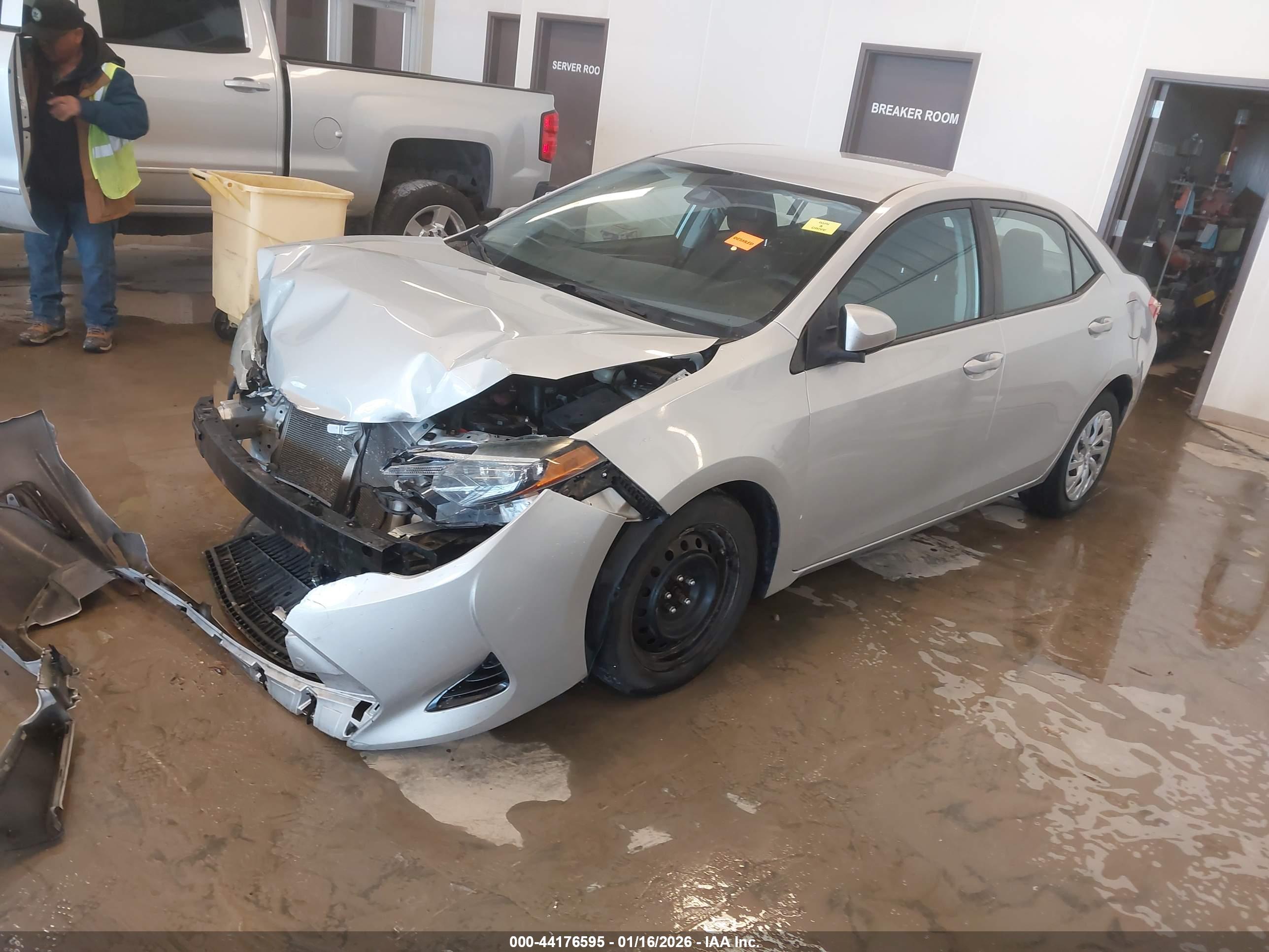 TOYOTA COROLLA image 2