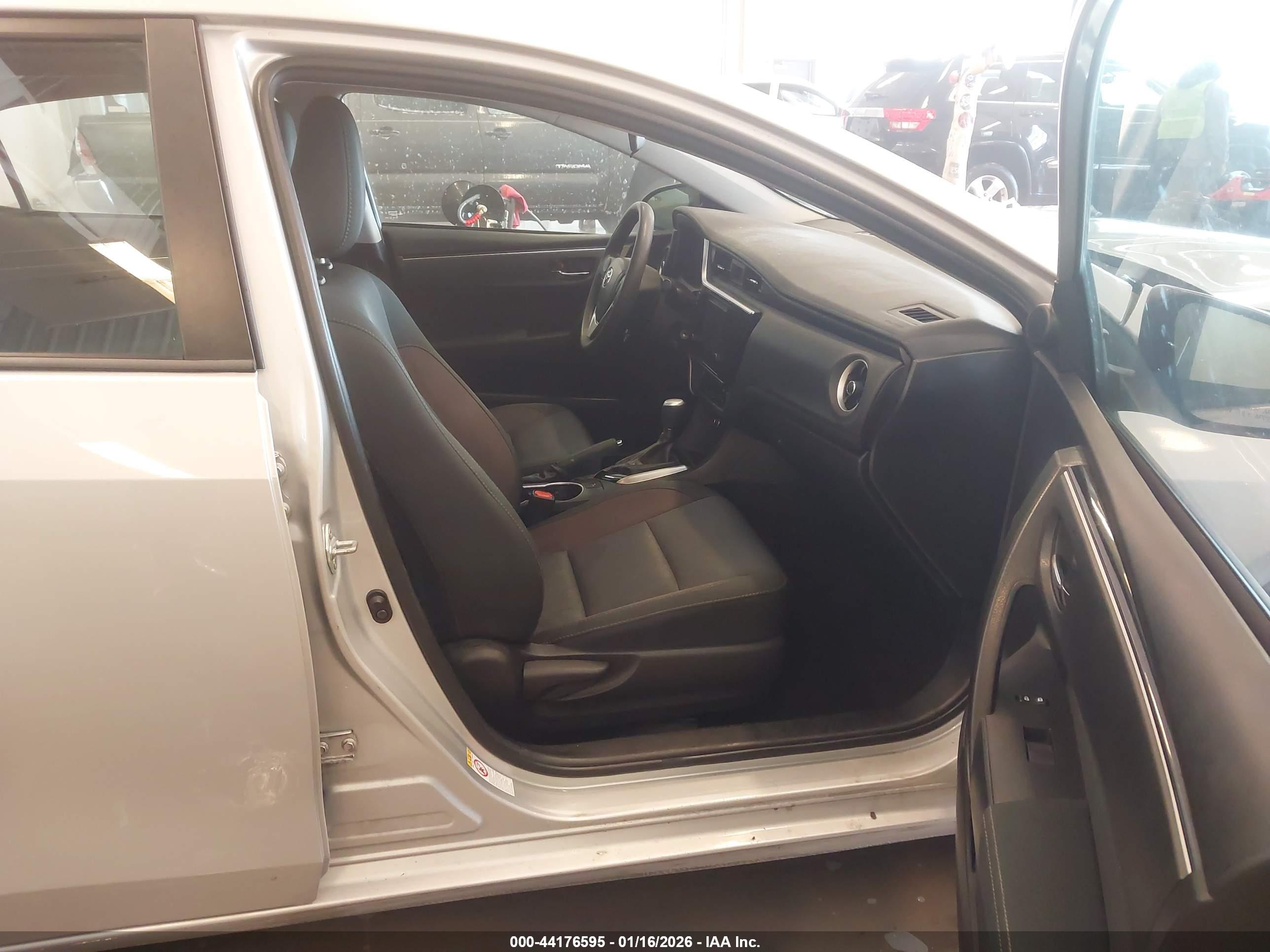 TOYOTA COROLLA image 5