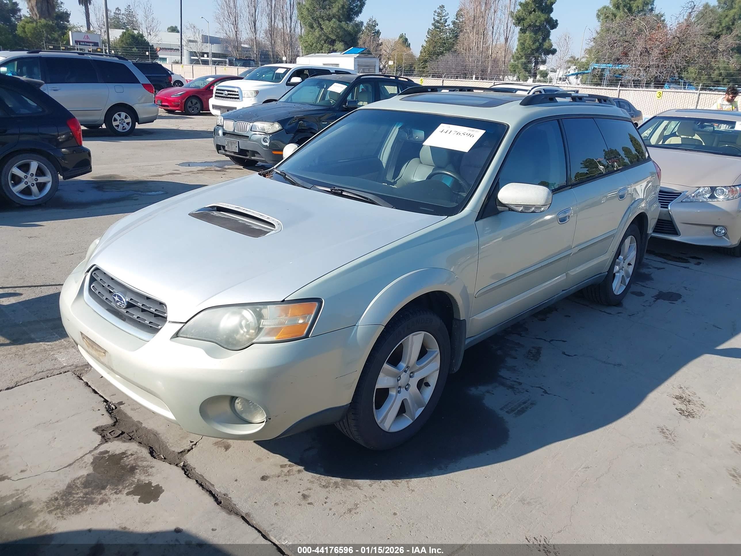 SUBARU OUTBACK image 2