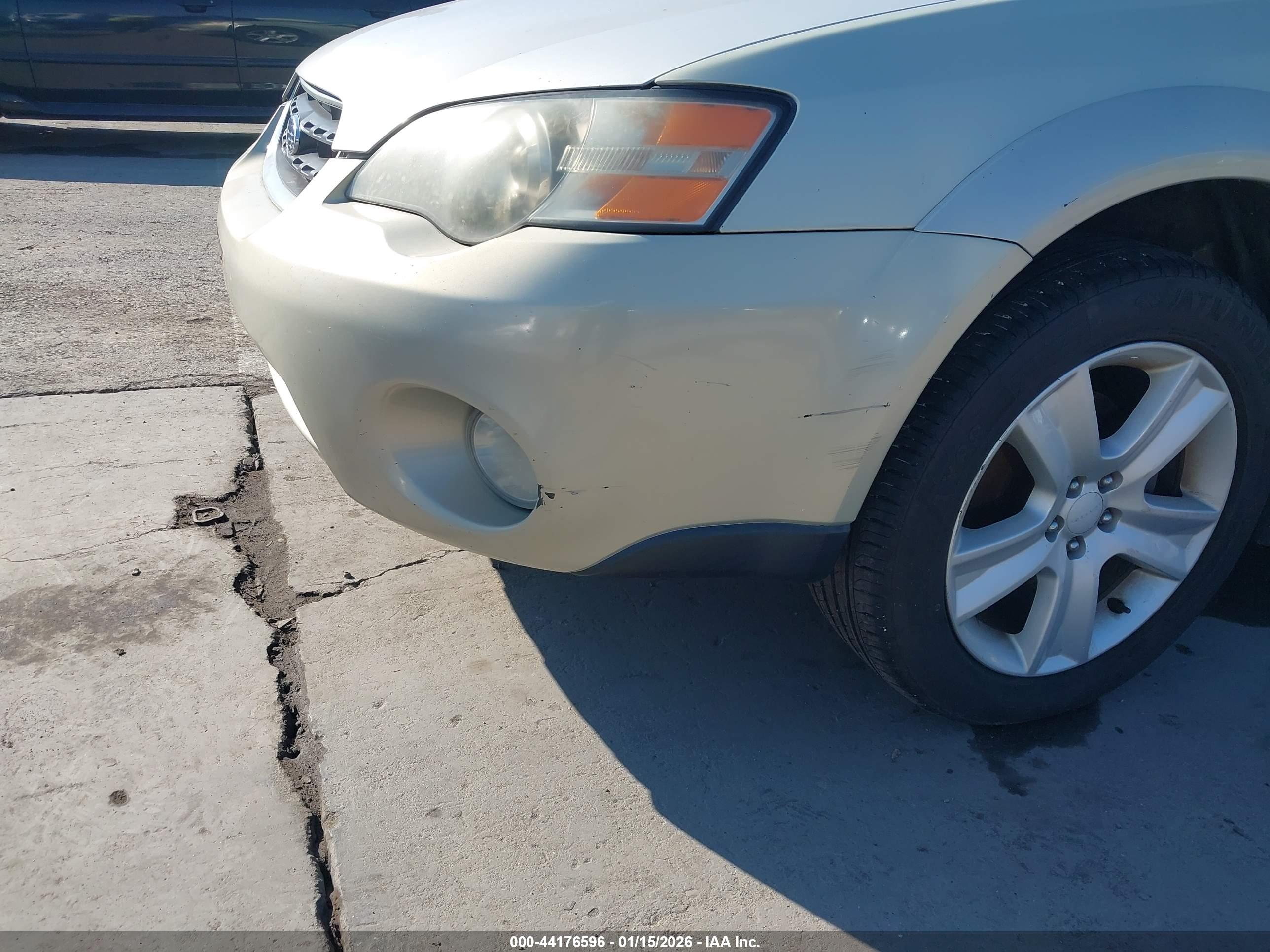 SUBARU OUTBACK image 6