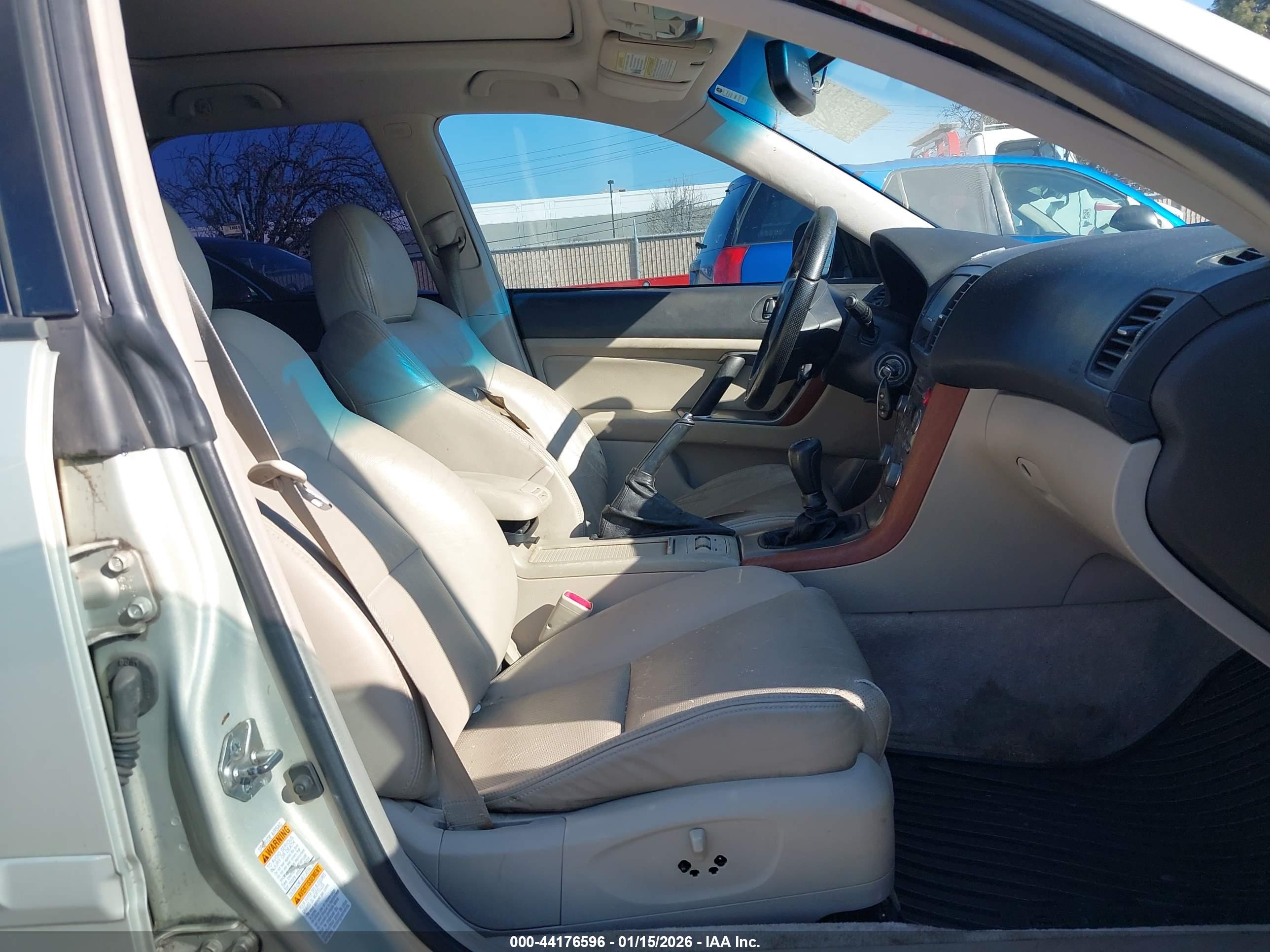 SUBARU OUTBACK image 8