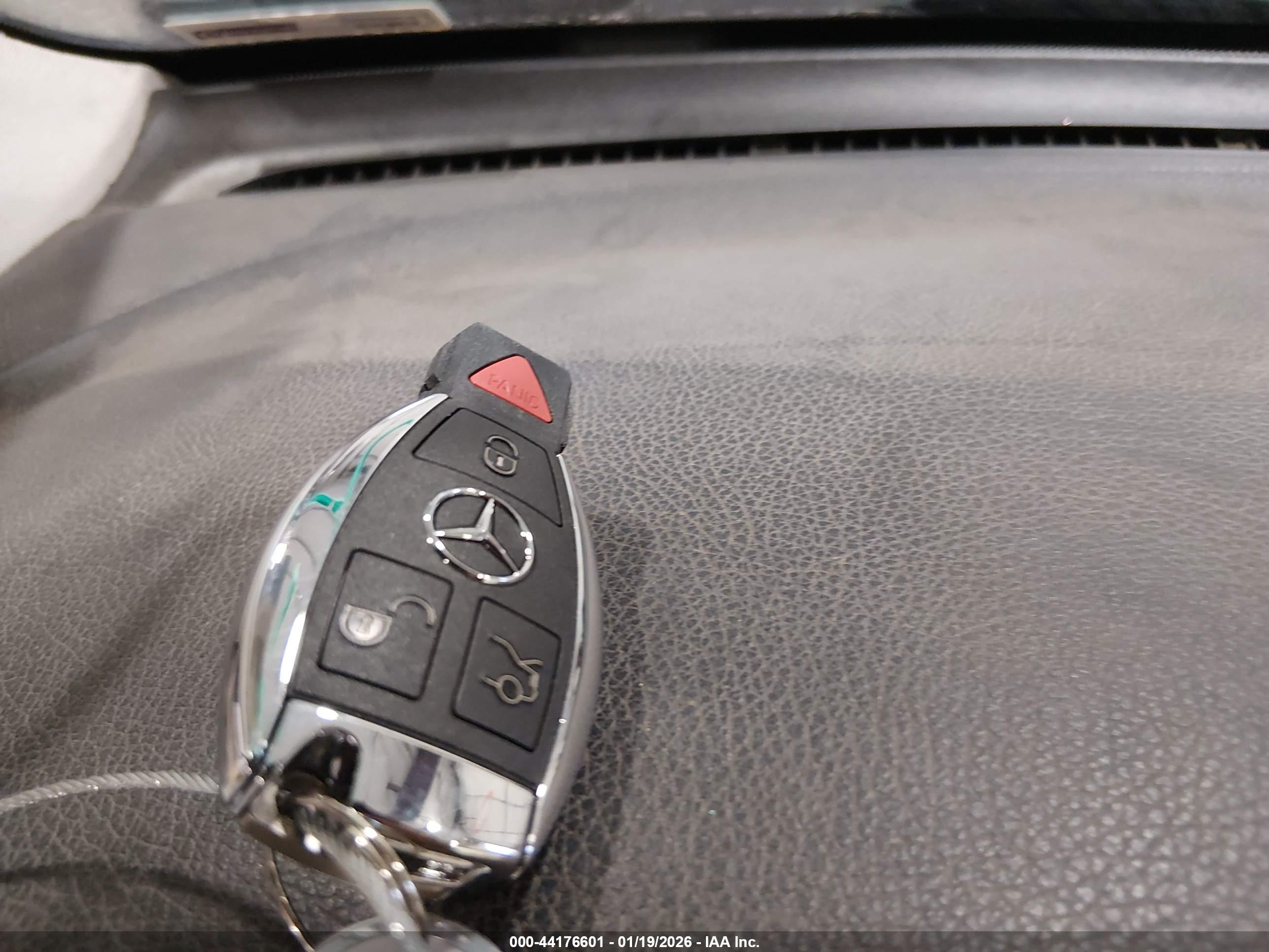 MERCEDES-BENZ GLC image 11