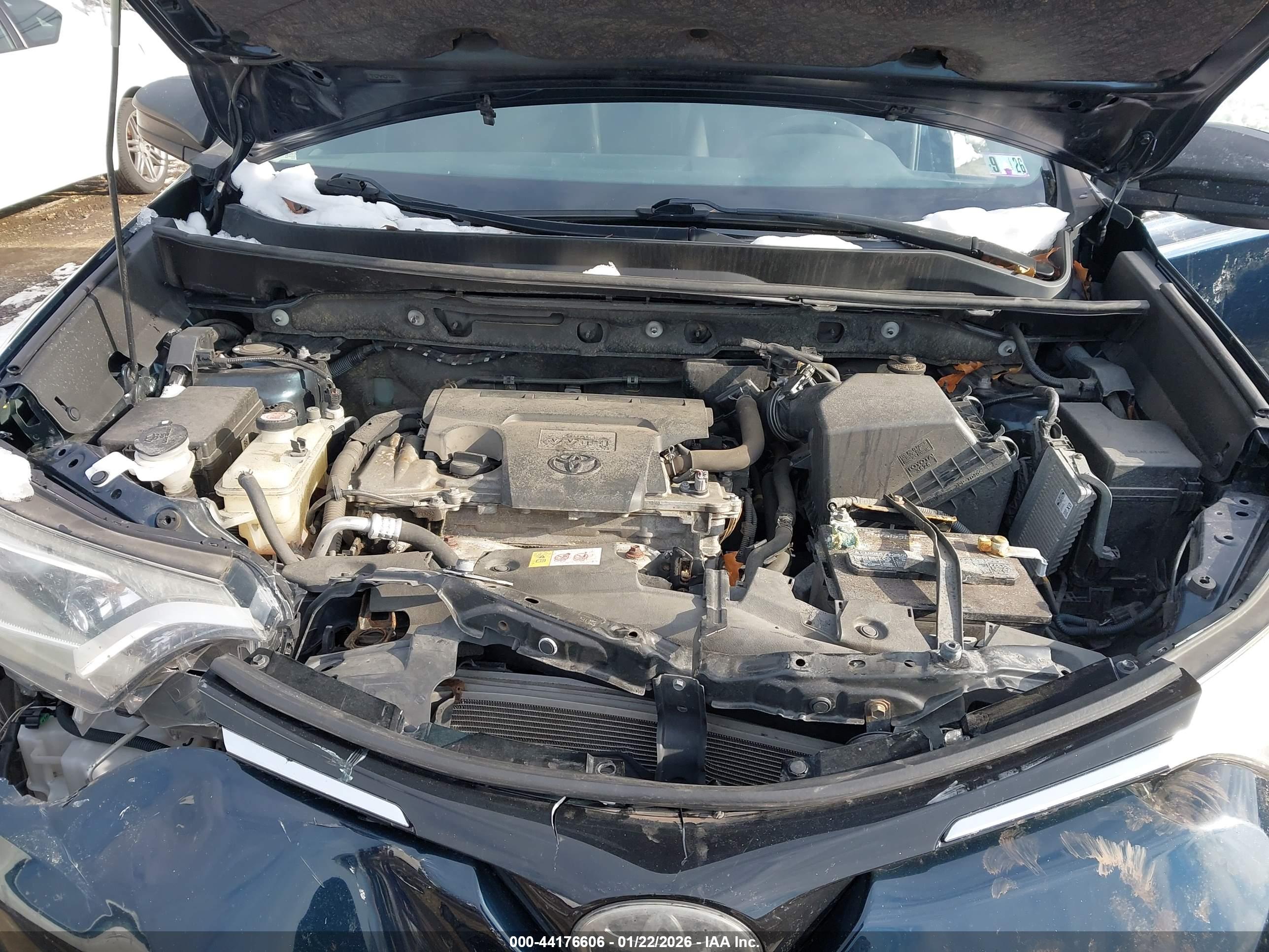 TOYOTA RAV4 image 10