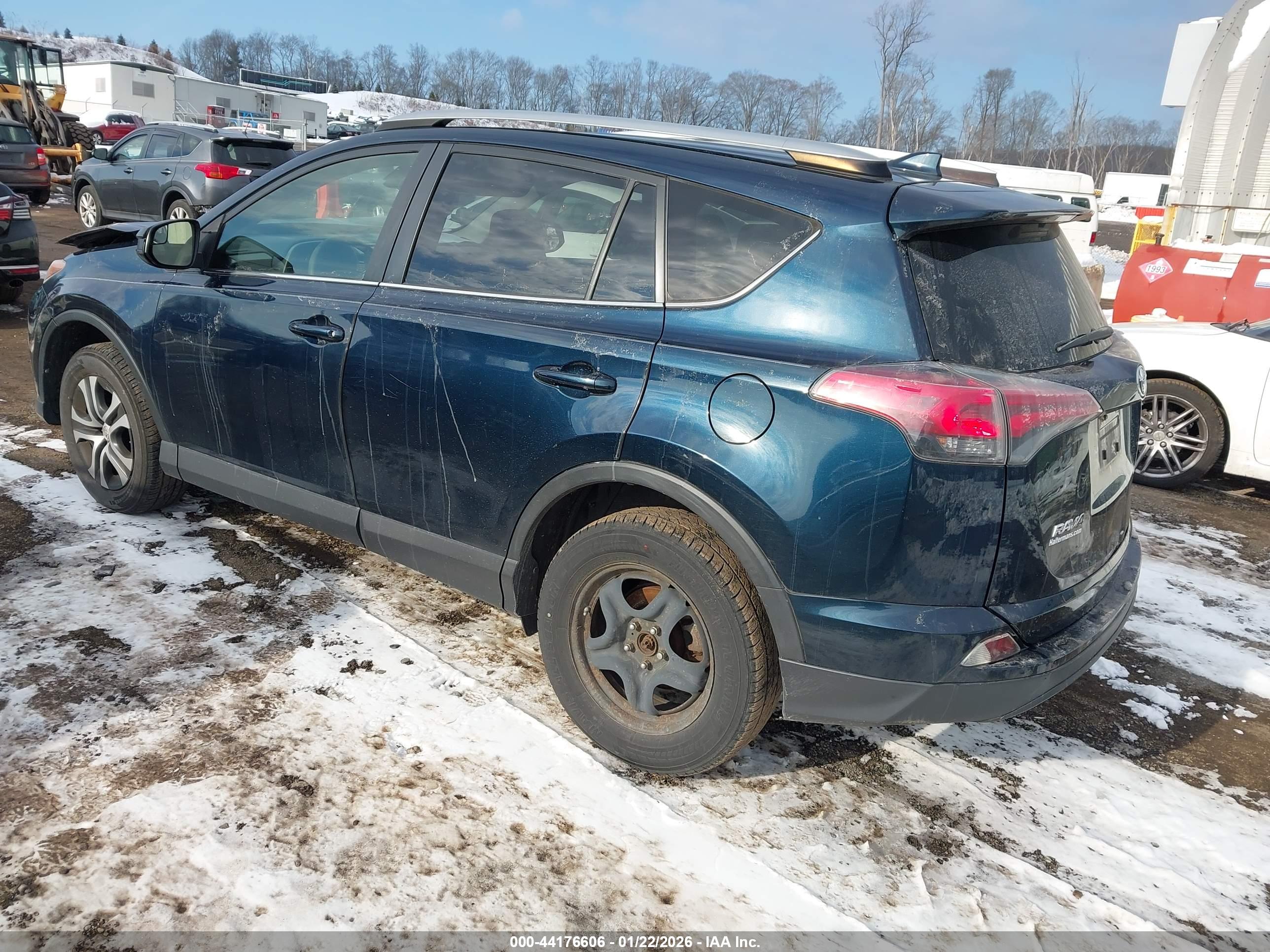 TOYOTA RAV4 image 3