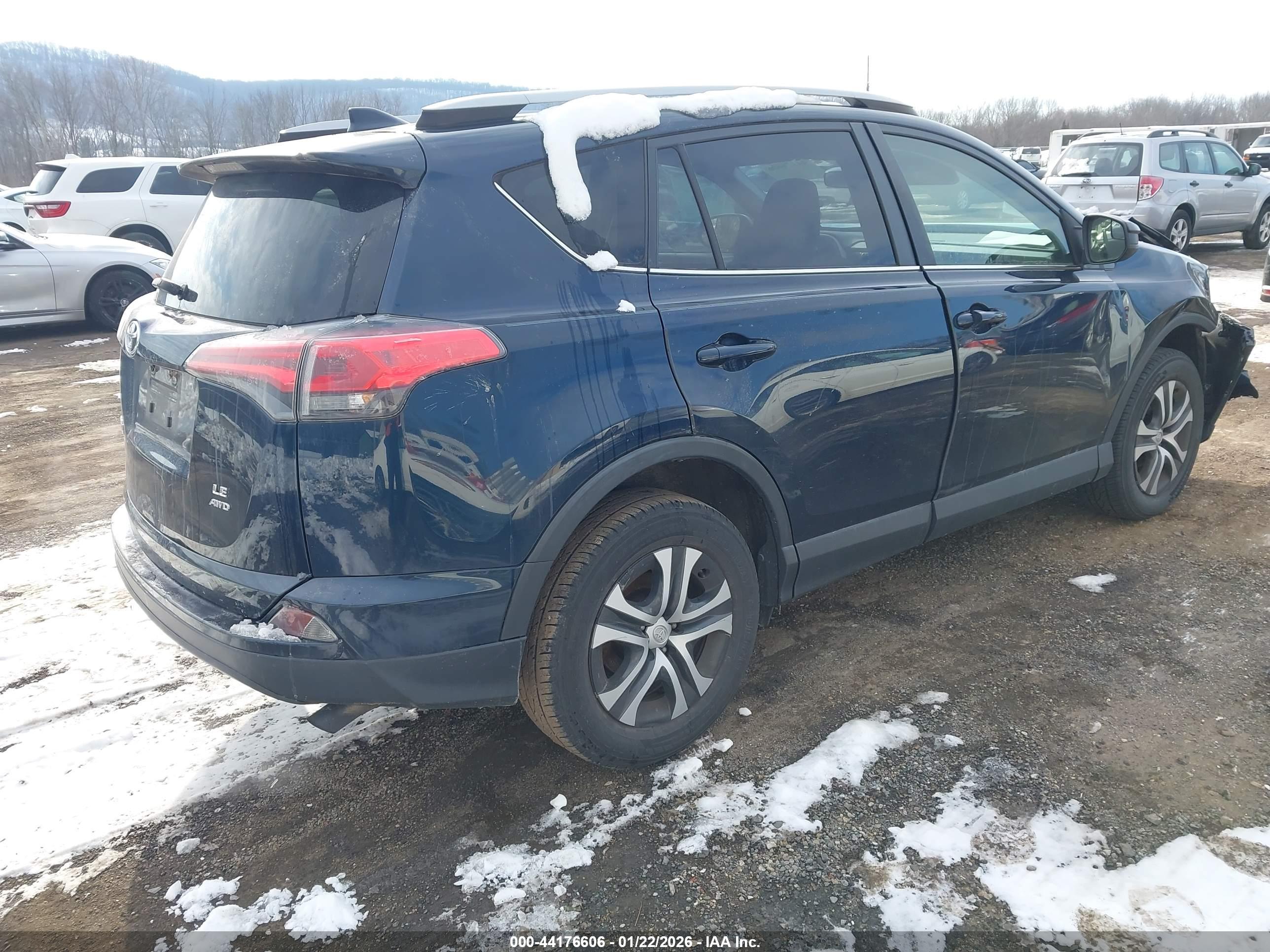TOYOTA RAV4 image 4