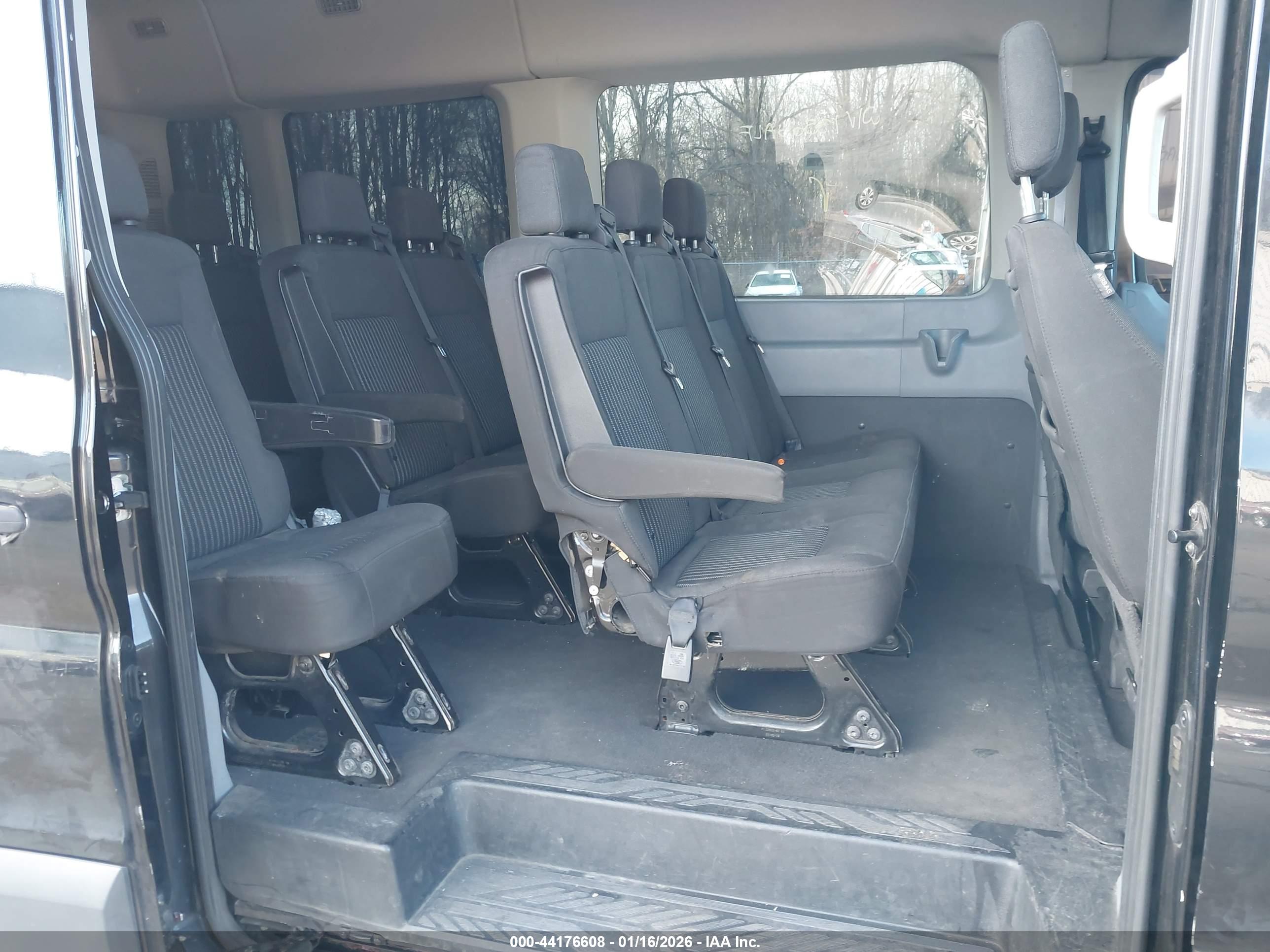 FORD TRANSIT-350 image 8