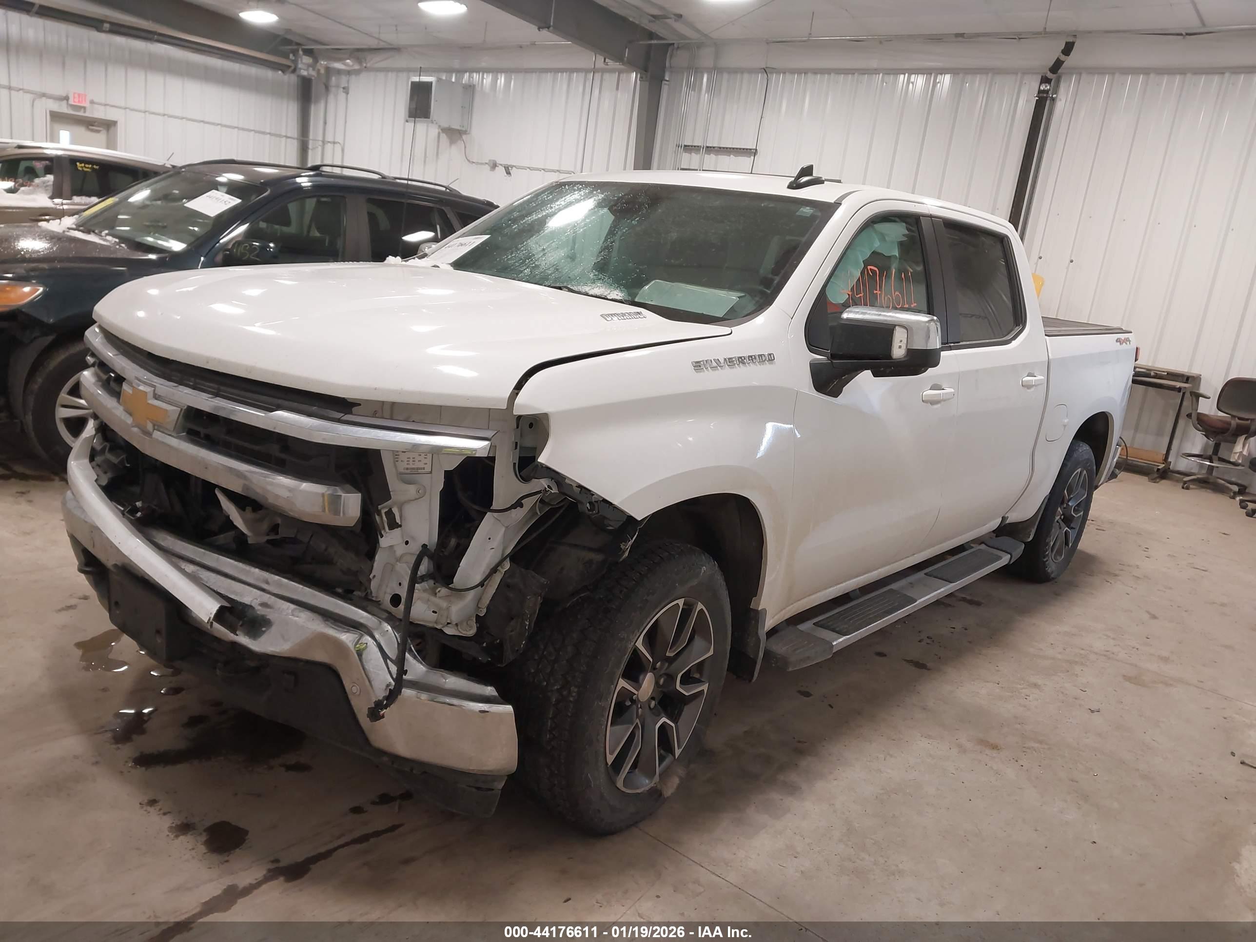 CHEVROLET SILVERADO image 2