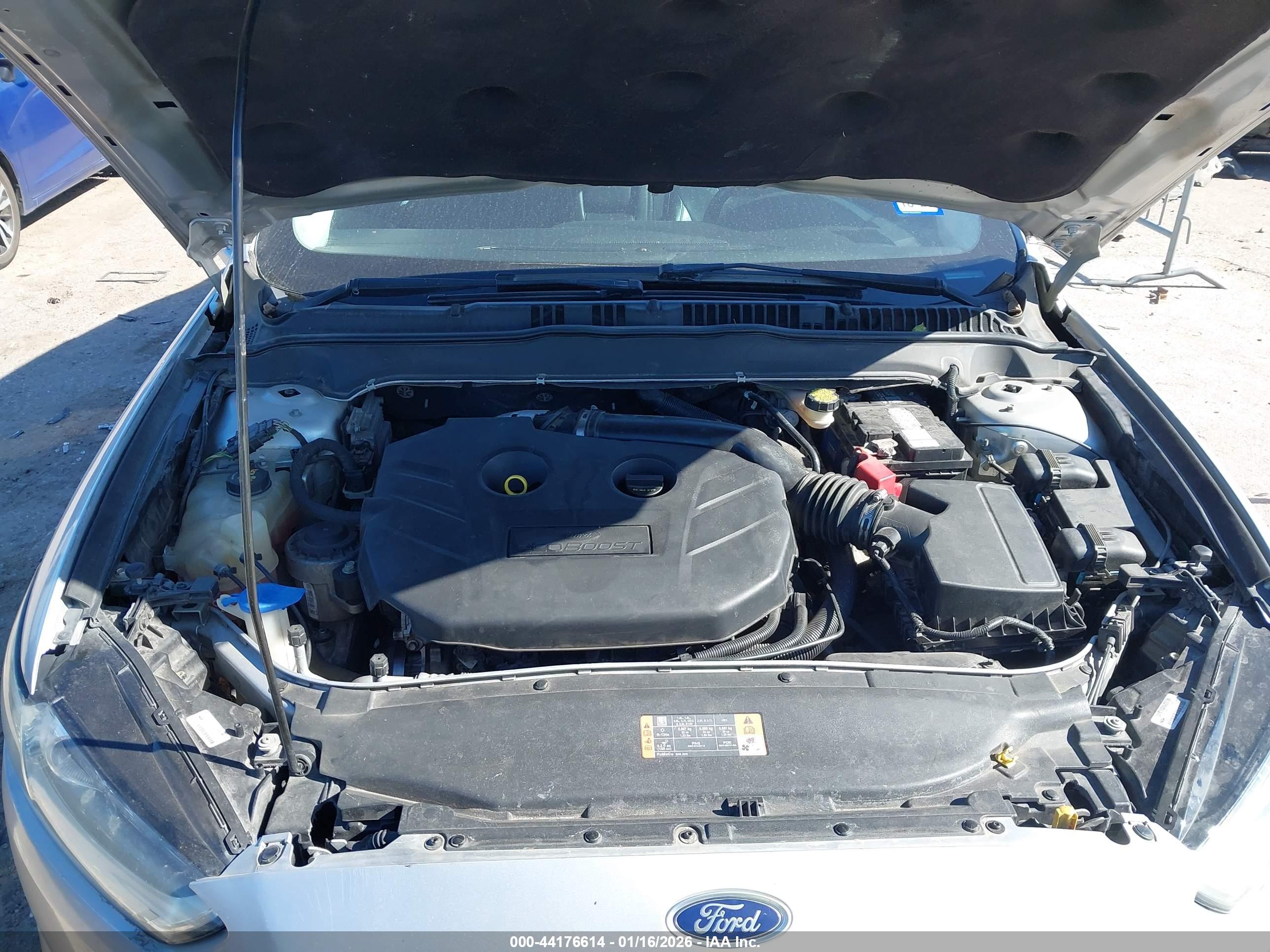 FORD FUSION image 10