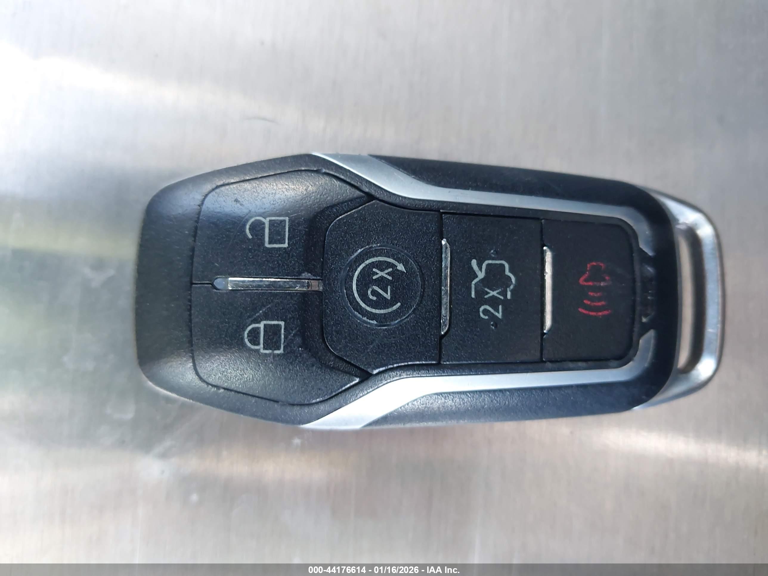 FORD FUSION image 11