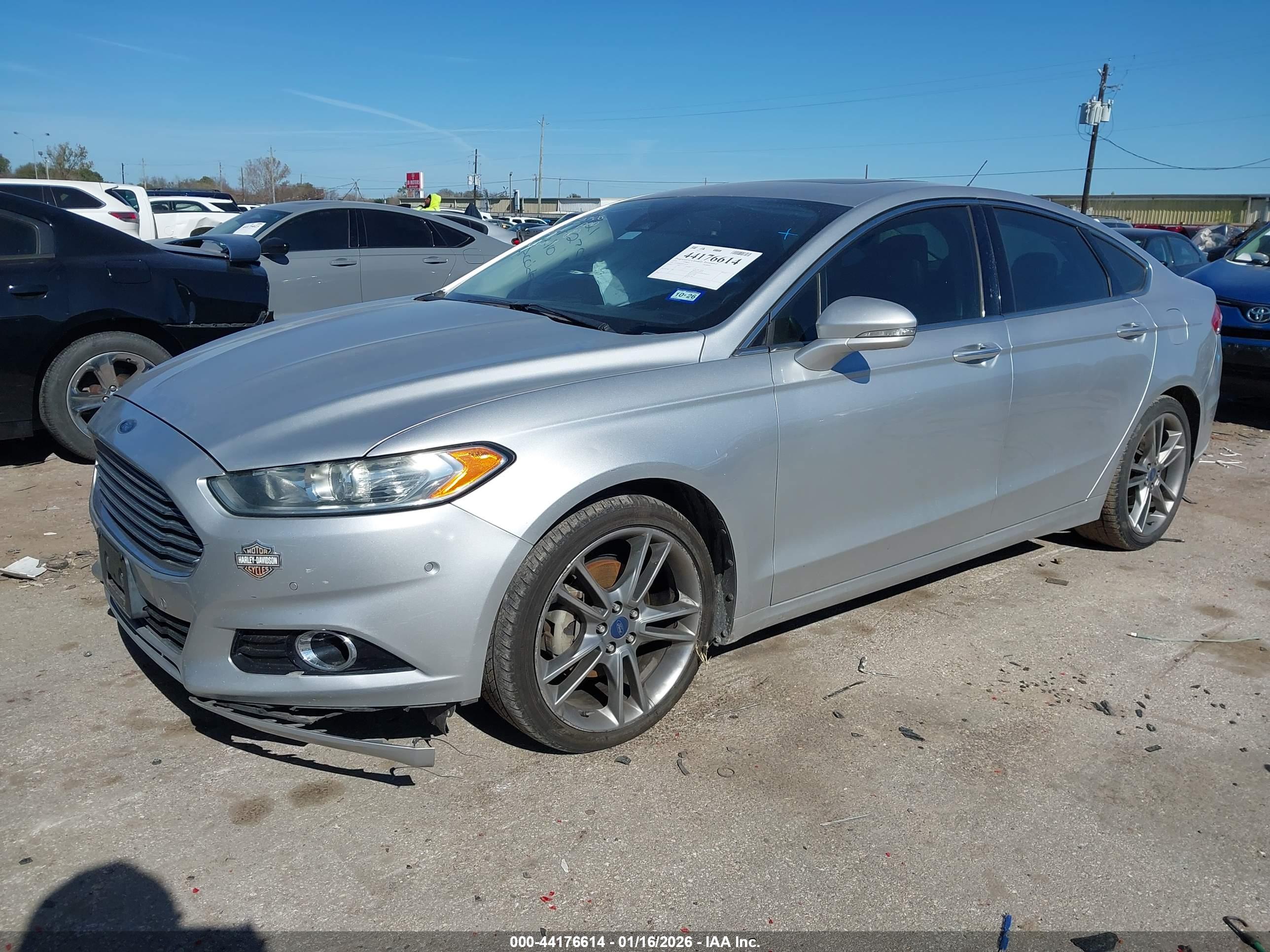 FORD FUSION image 2