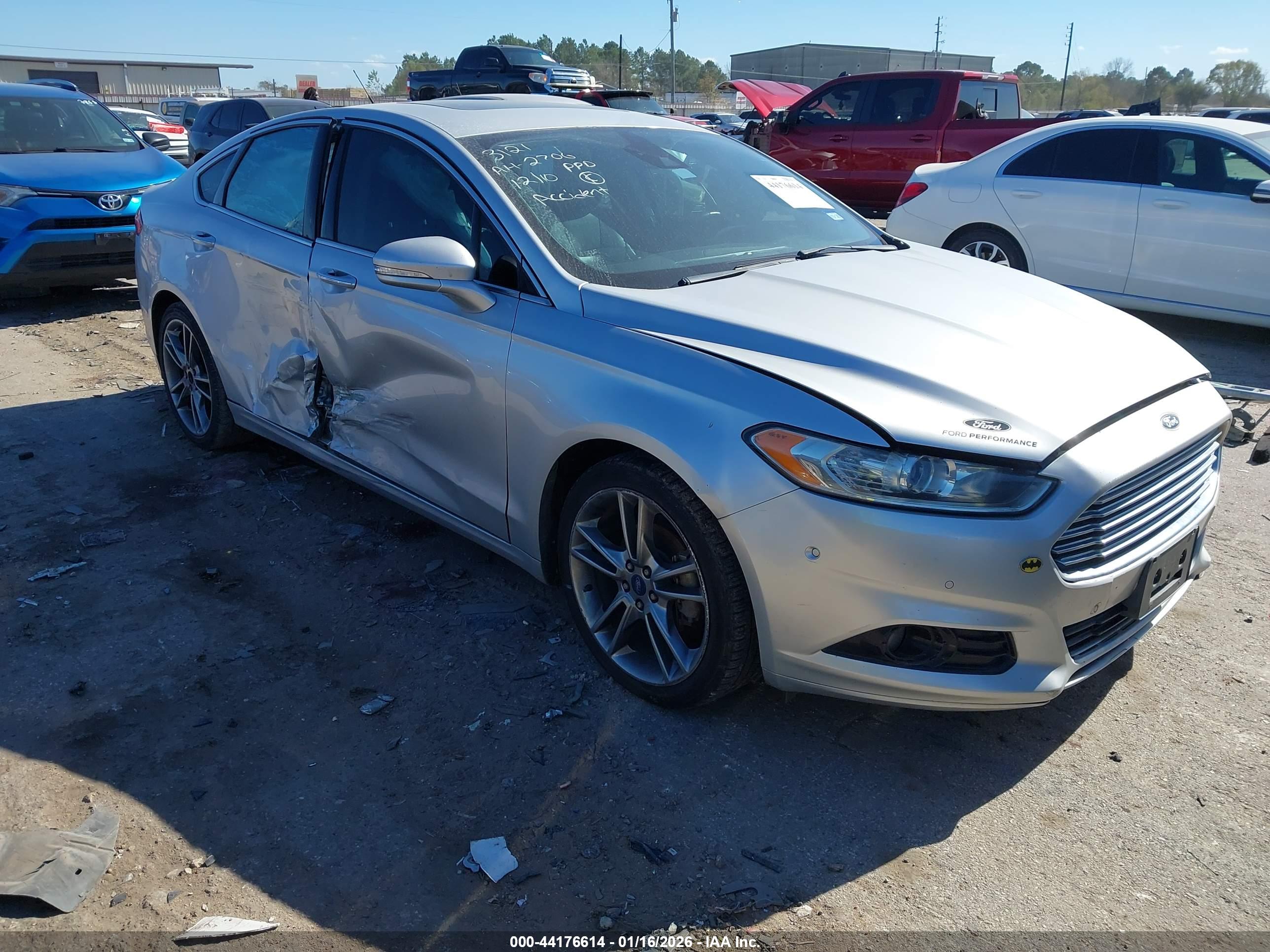 FORD FUSION image 6