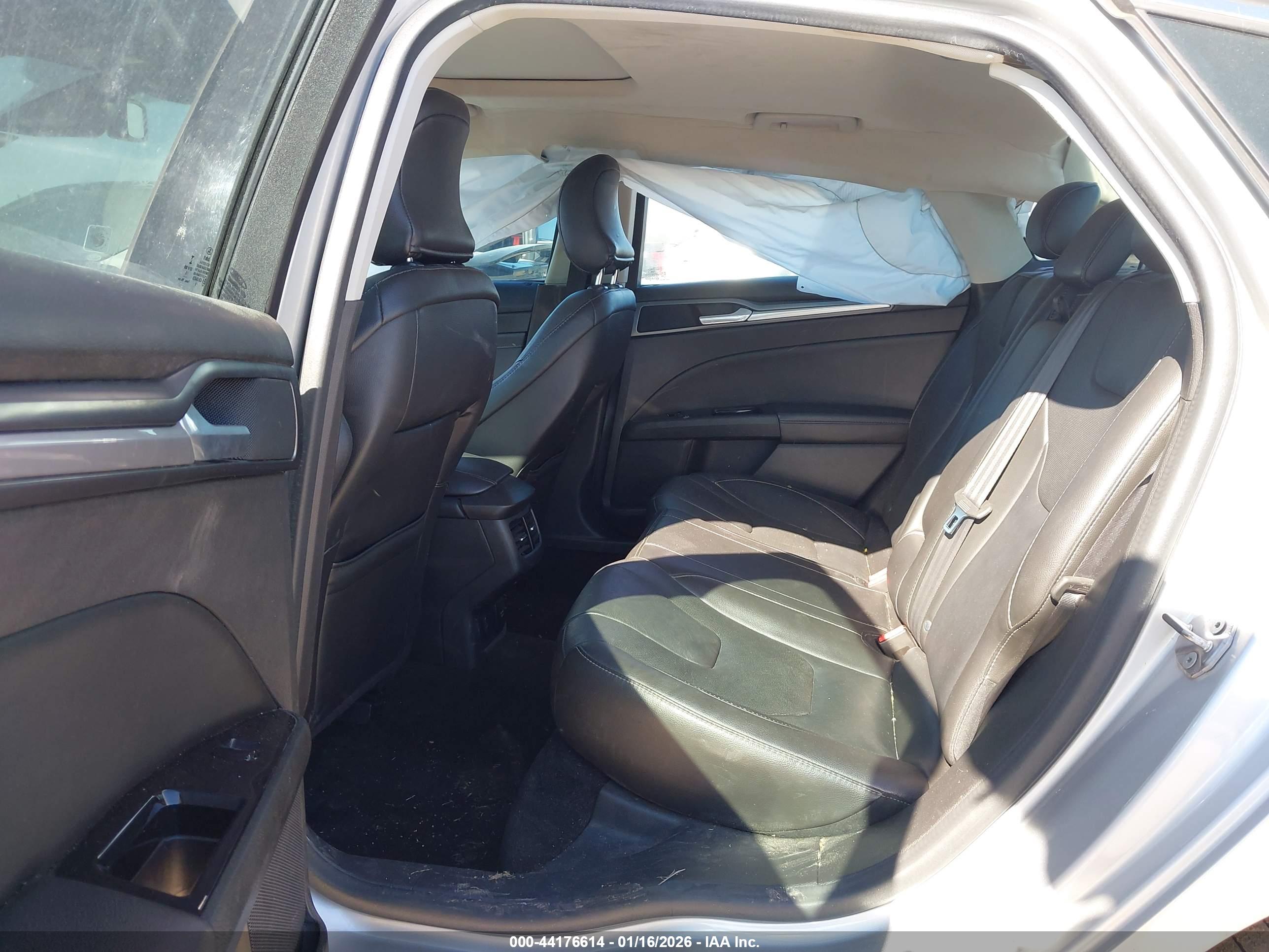 FORD FUSION image 8