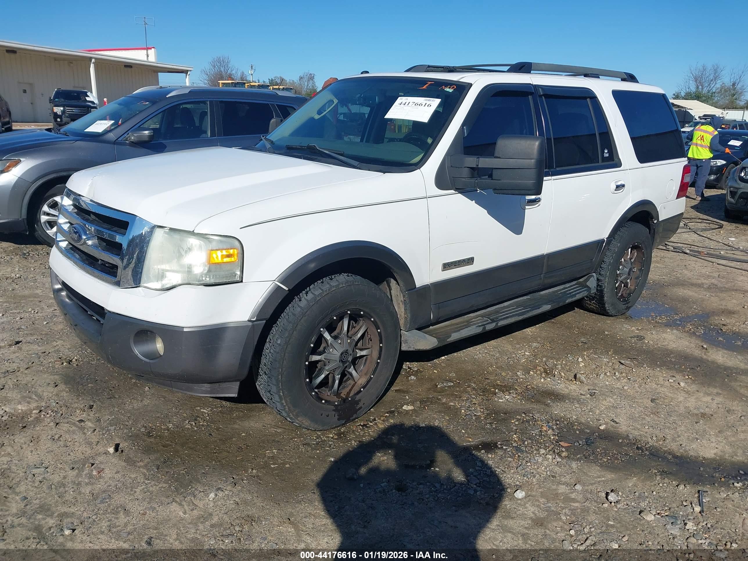 FORD EXPEDITION image 2