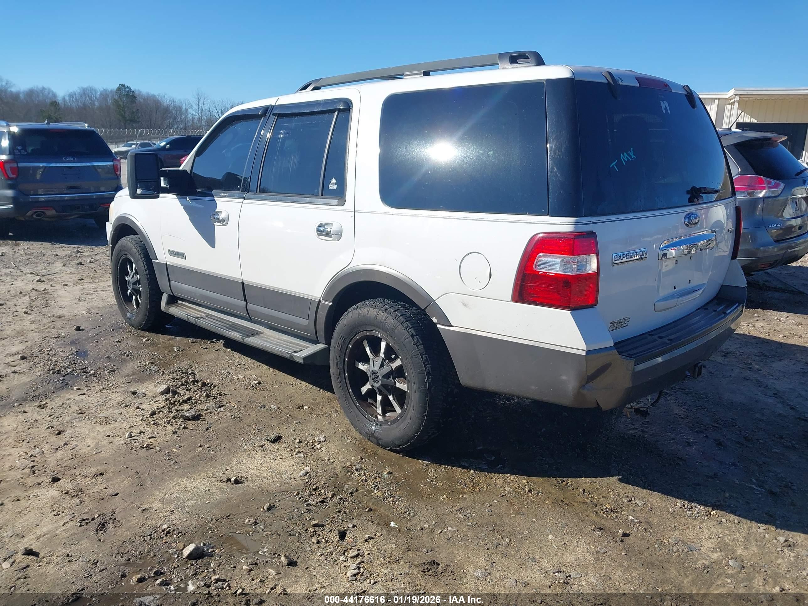 FORD EXPEDITION image 3