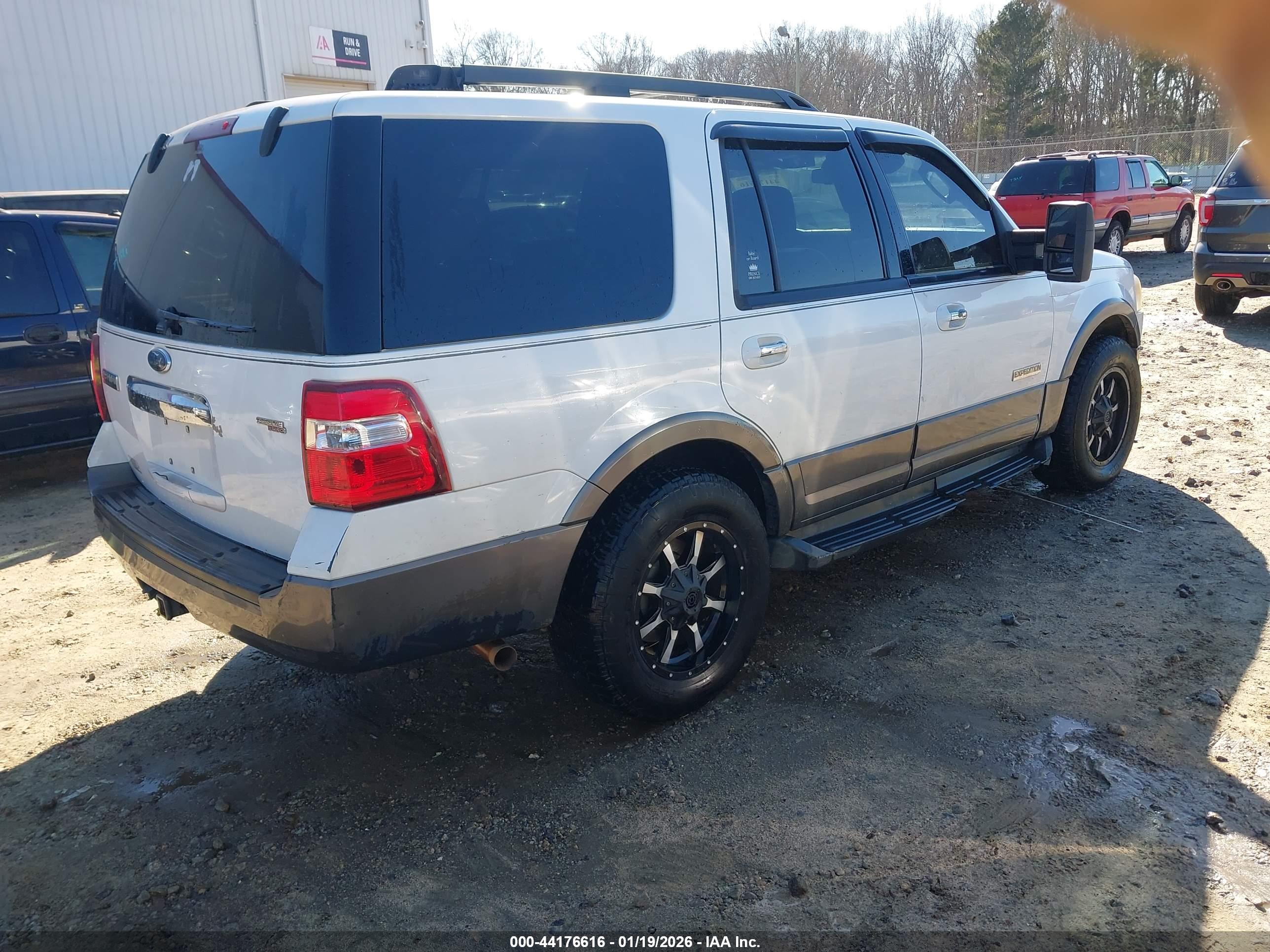 FORD EXPEDITION image 4