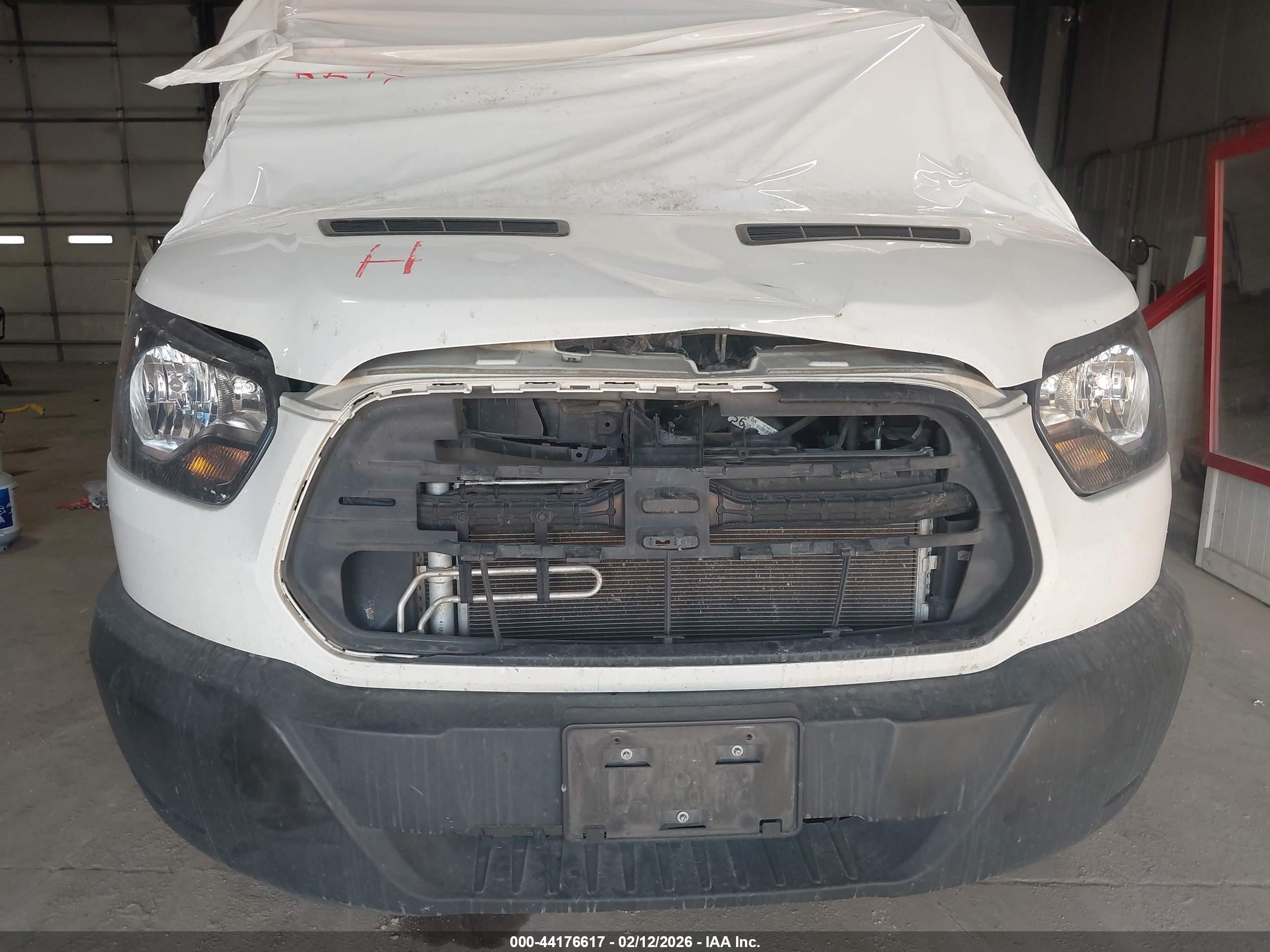 FORD TRANSIT-150 image 6