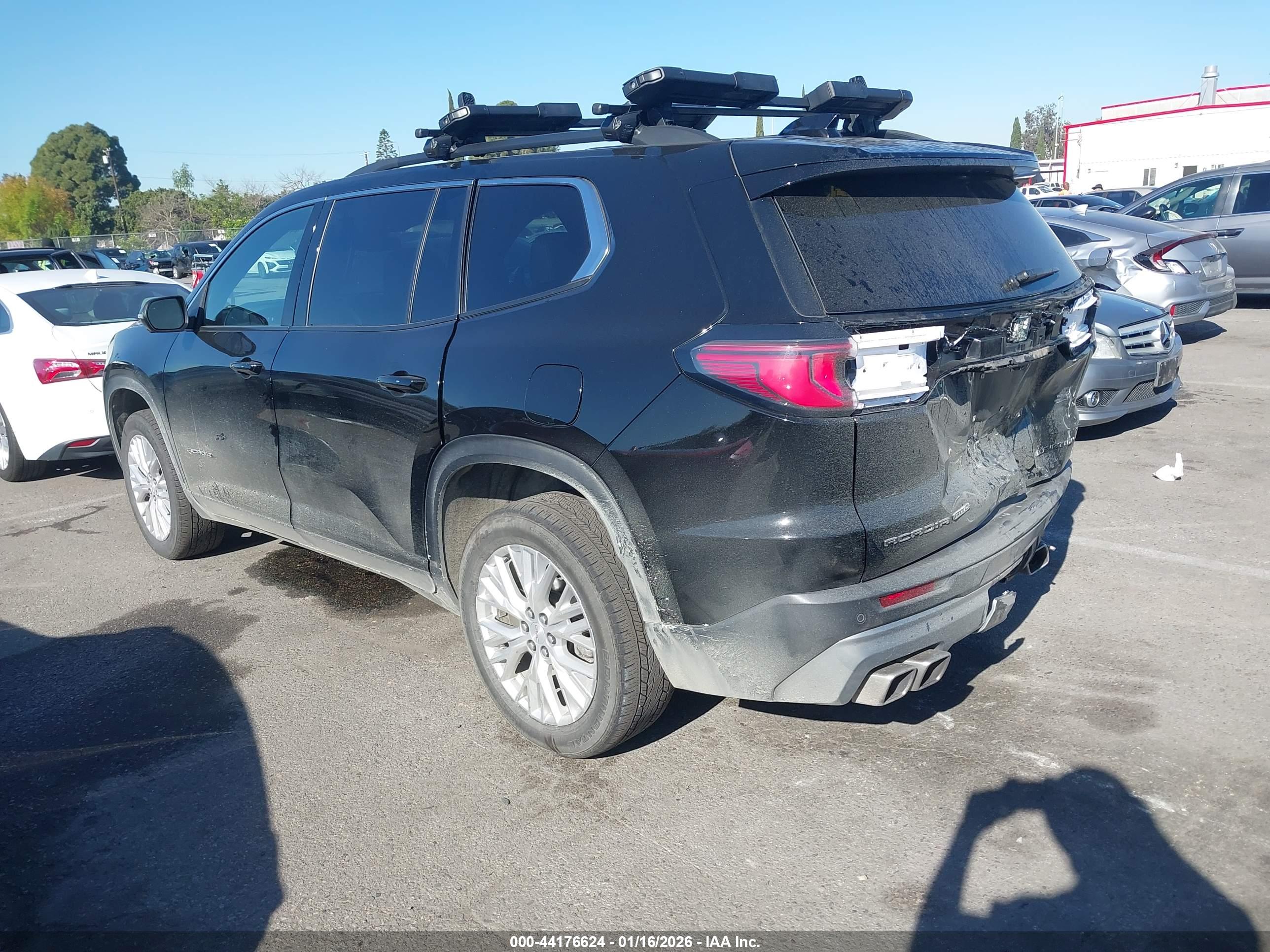 GMC ACADIA image 3