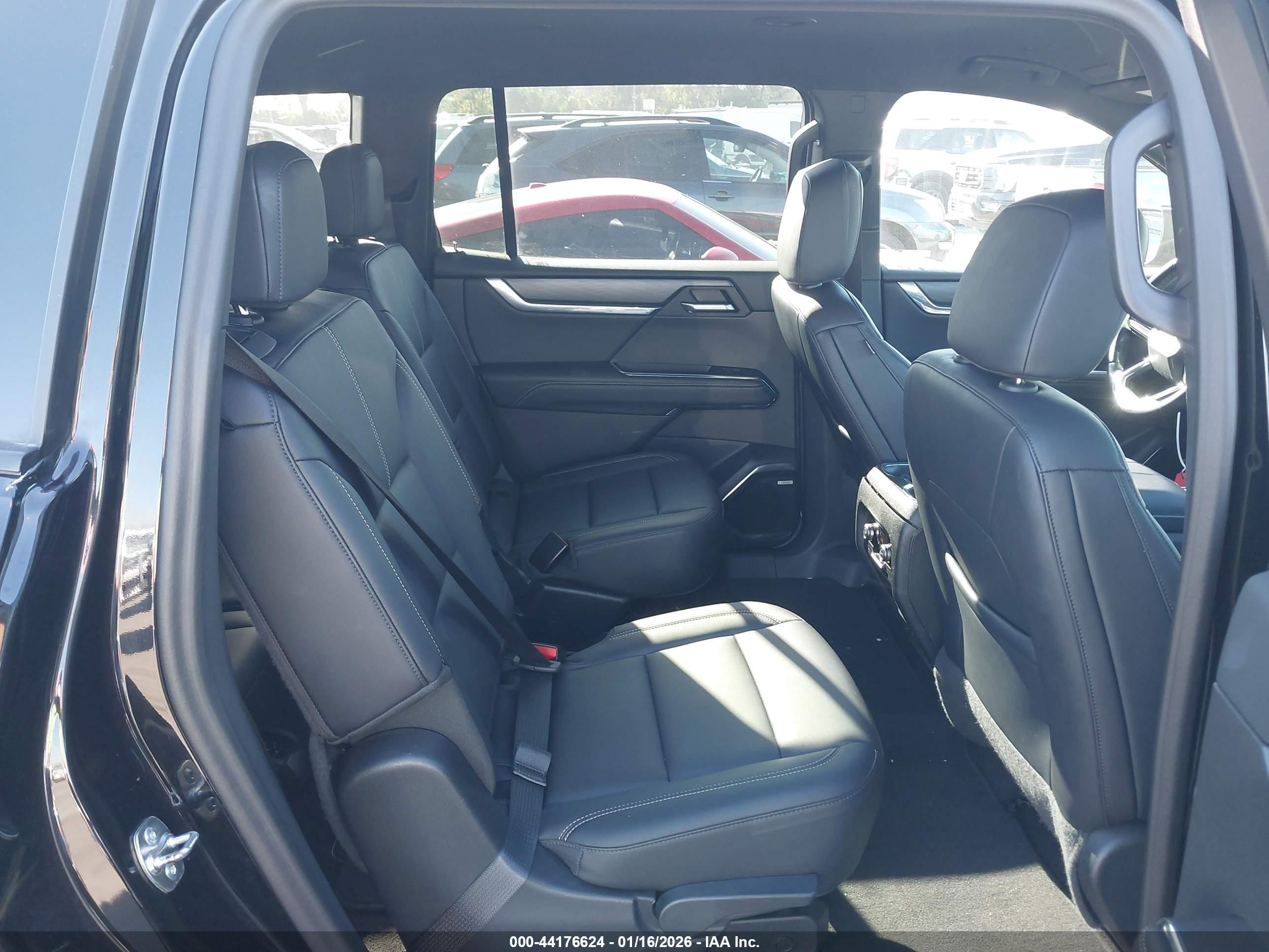 GMC ACADIA image 8