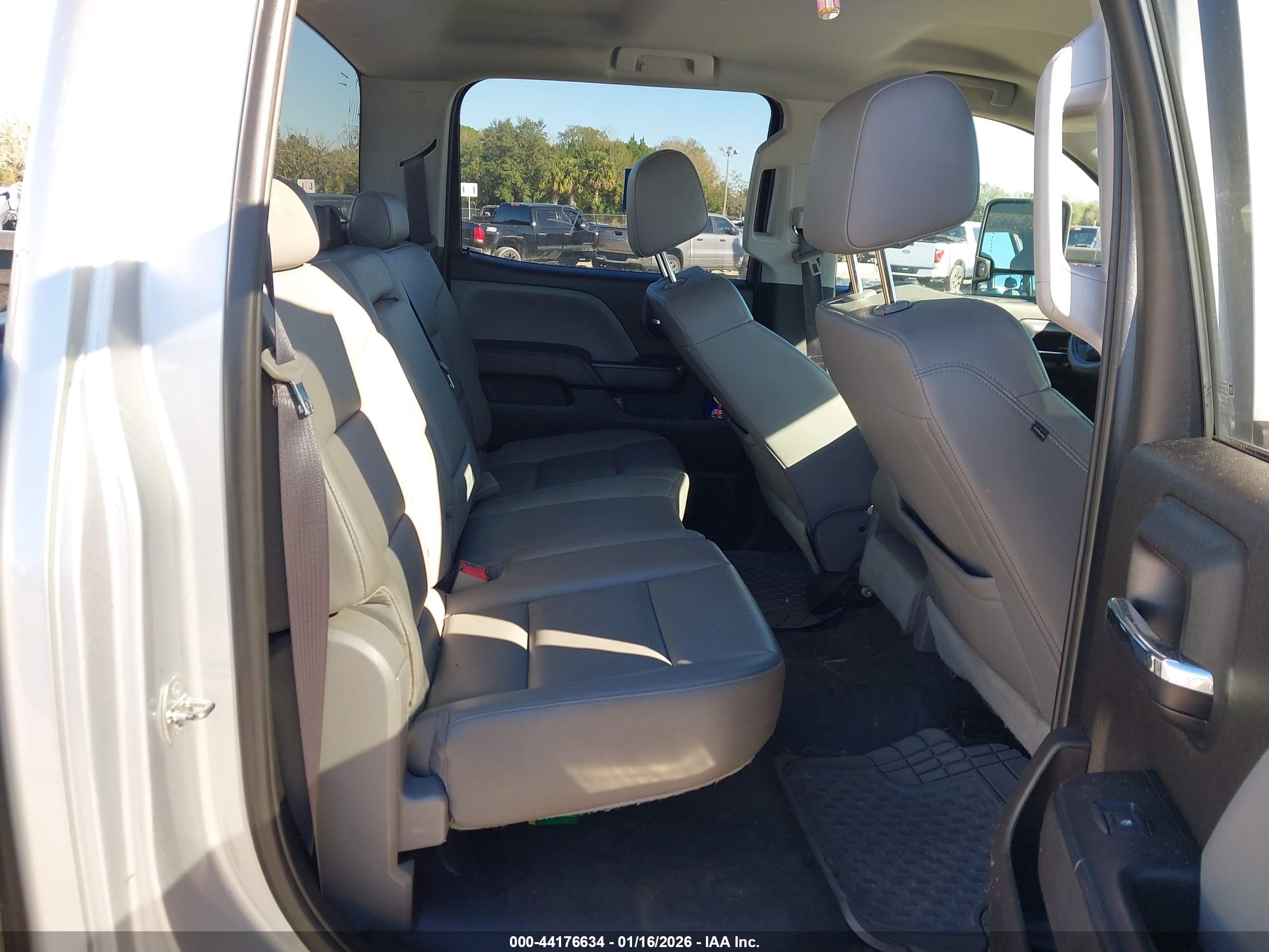 GMC SIERRA image 8