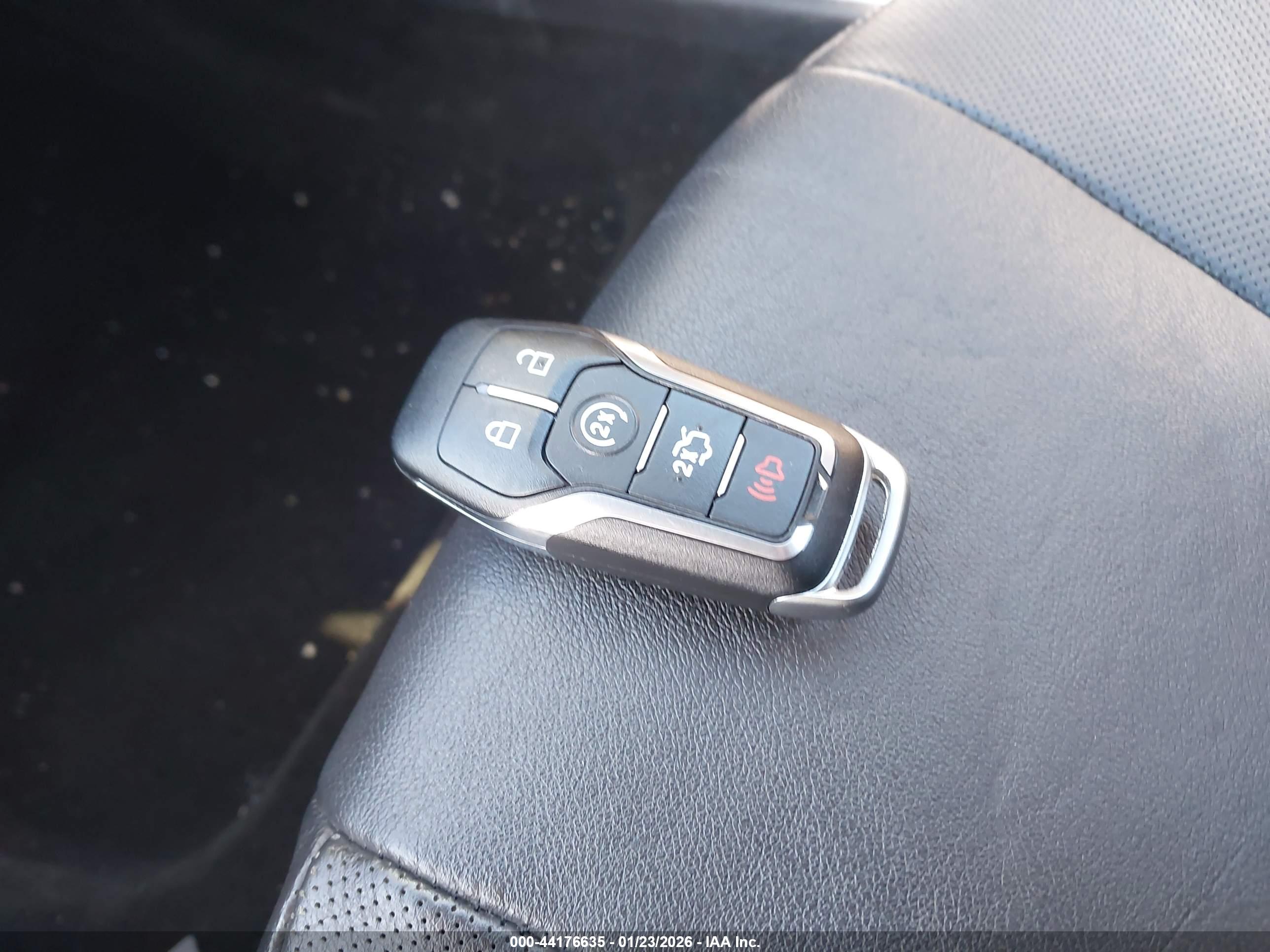 FORD FUSION image 11