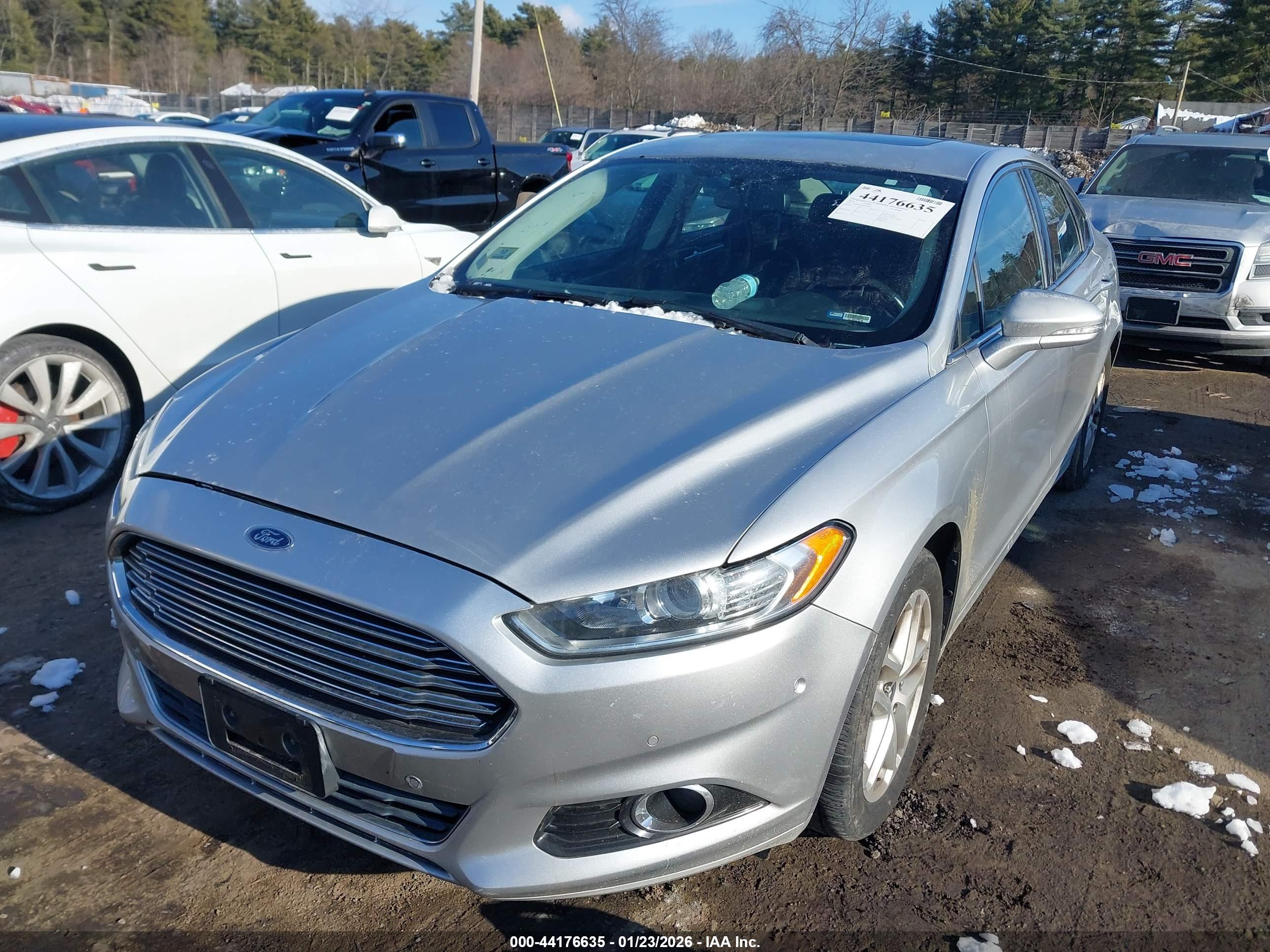 FORD FUSION image 2