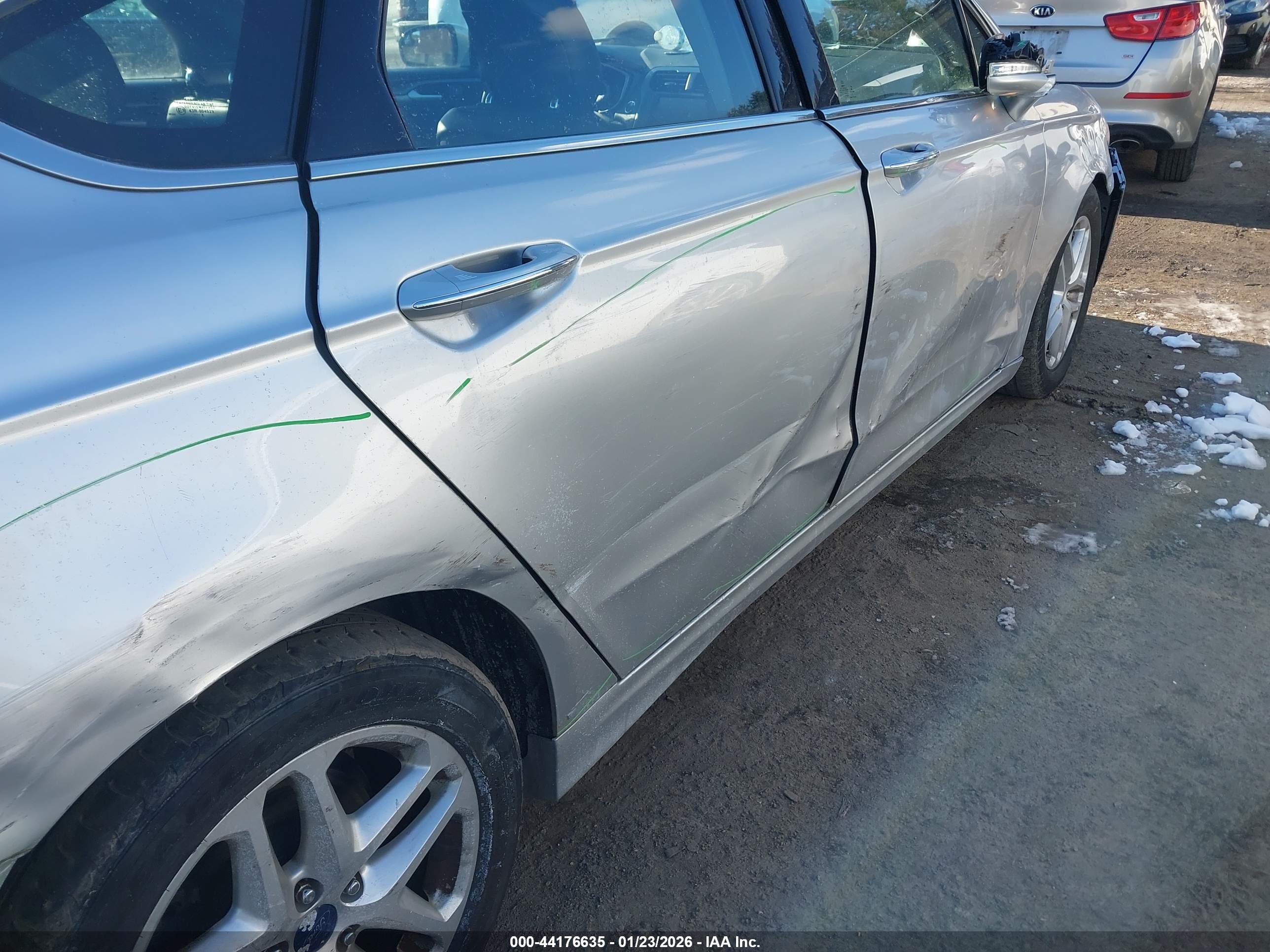 FORD FUSION image 6