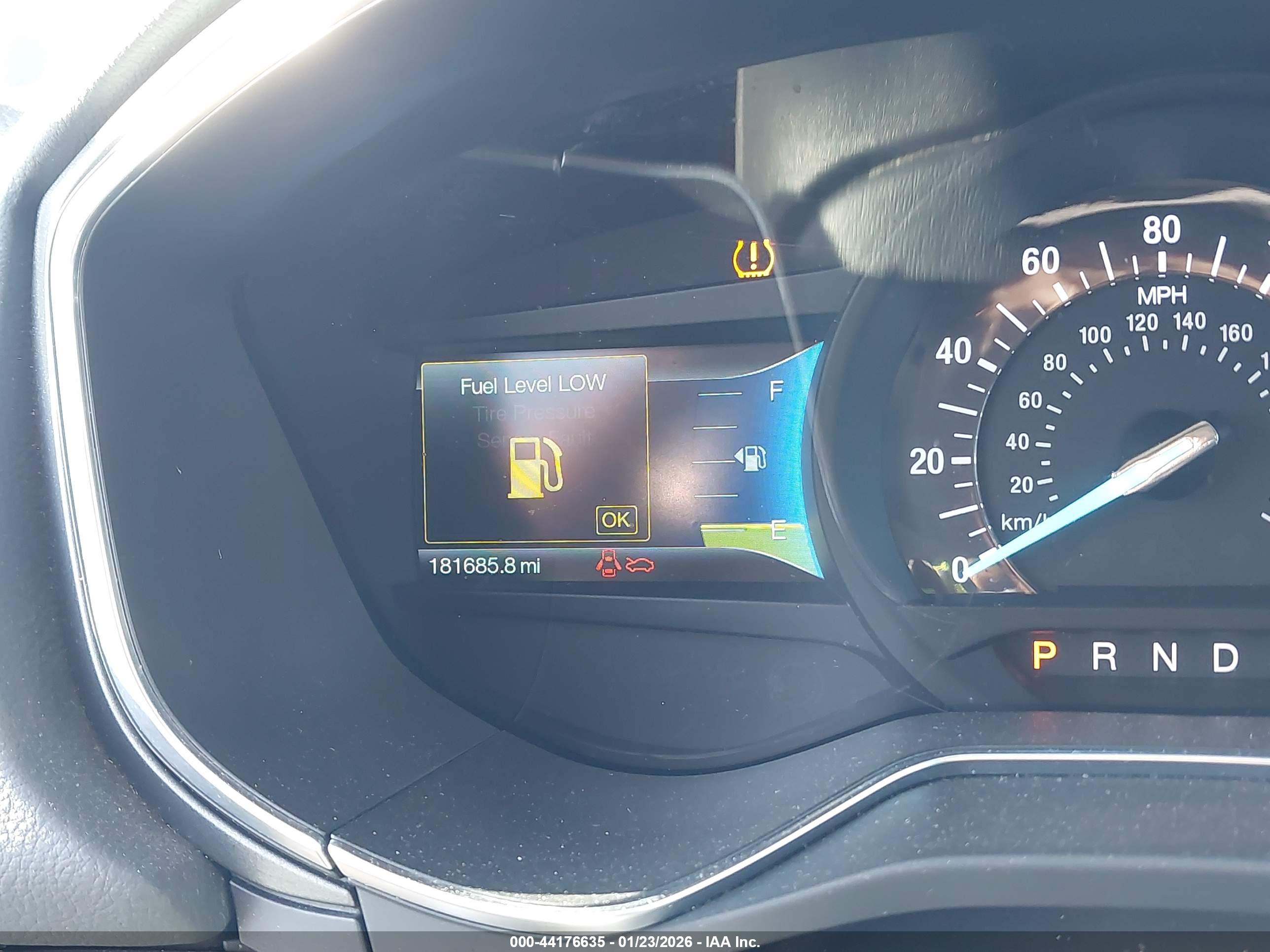 FORD FUSION image 7