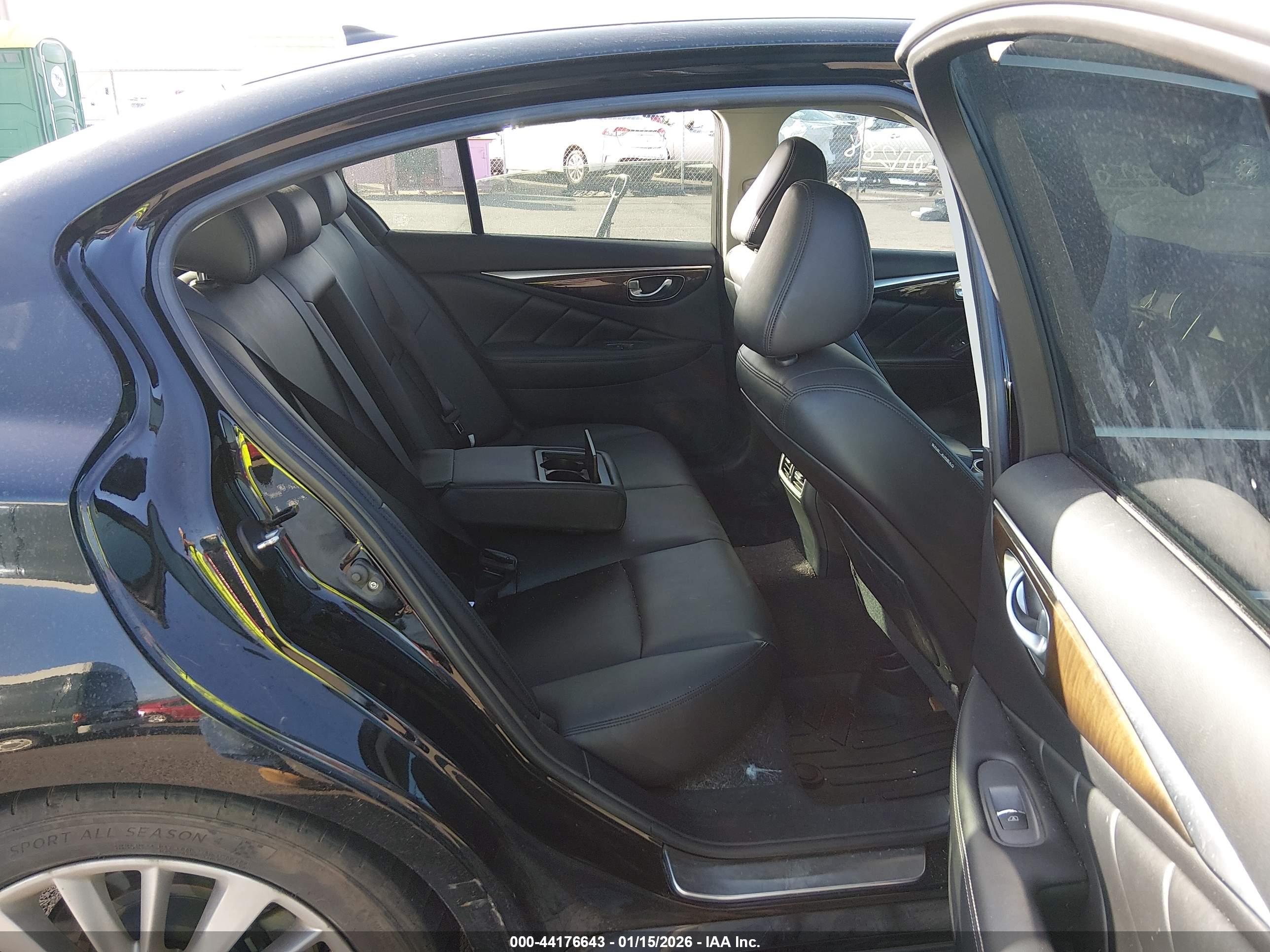 INFINITI Q50 image 8
